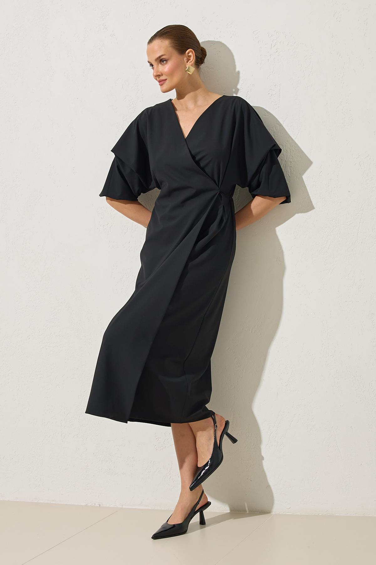 Siyah Yaka Ve Kol Detaylı Midi Boy Elbise Kadın Günlük Elbise modelleri