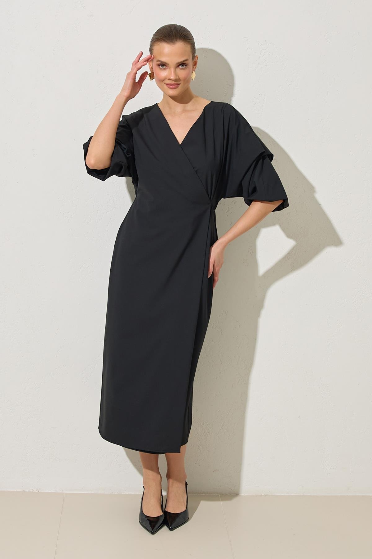 Siyah Yaka Ve Kol Detaylı Midi Boy Elbise Kadın Günlük Elbise modelleri