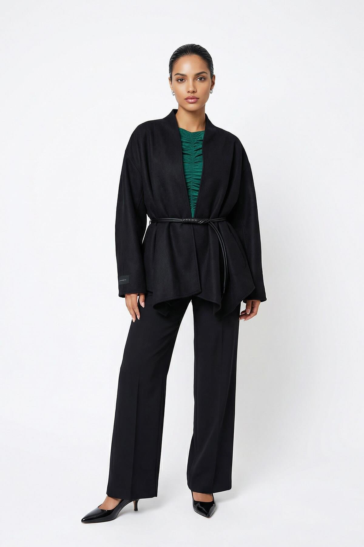 Siyah Yakasız Dökümlü Rahat Kesim Kaban Kadın Kaban modelleri