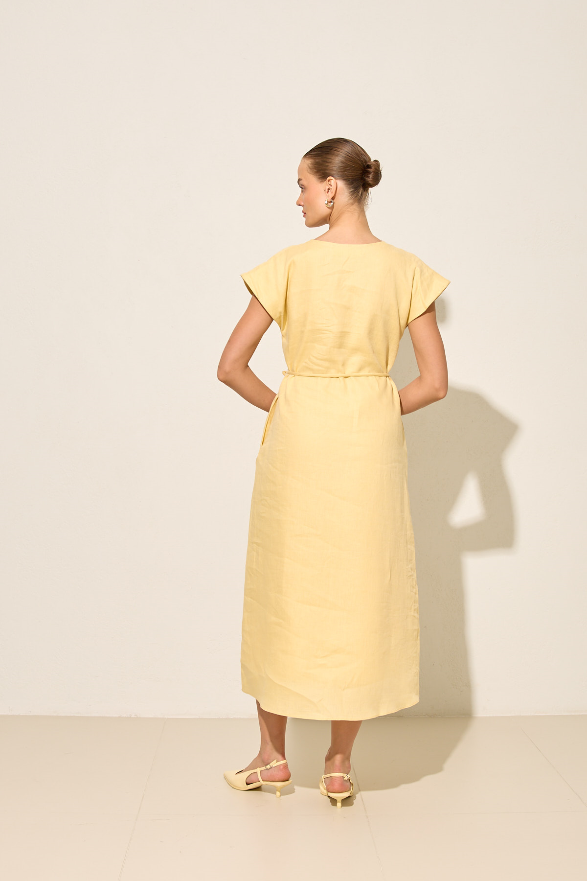 Tereyağ Sarısı V Yaka Kol Ve  Belden Kemer Detaylı Midi Boy Elbise Kadın Kategorisiz modelleri