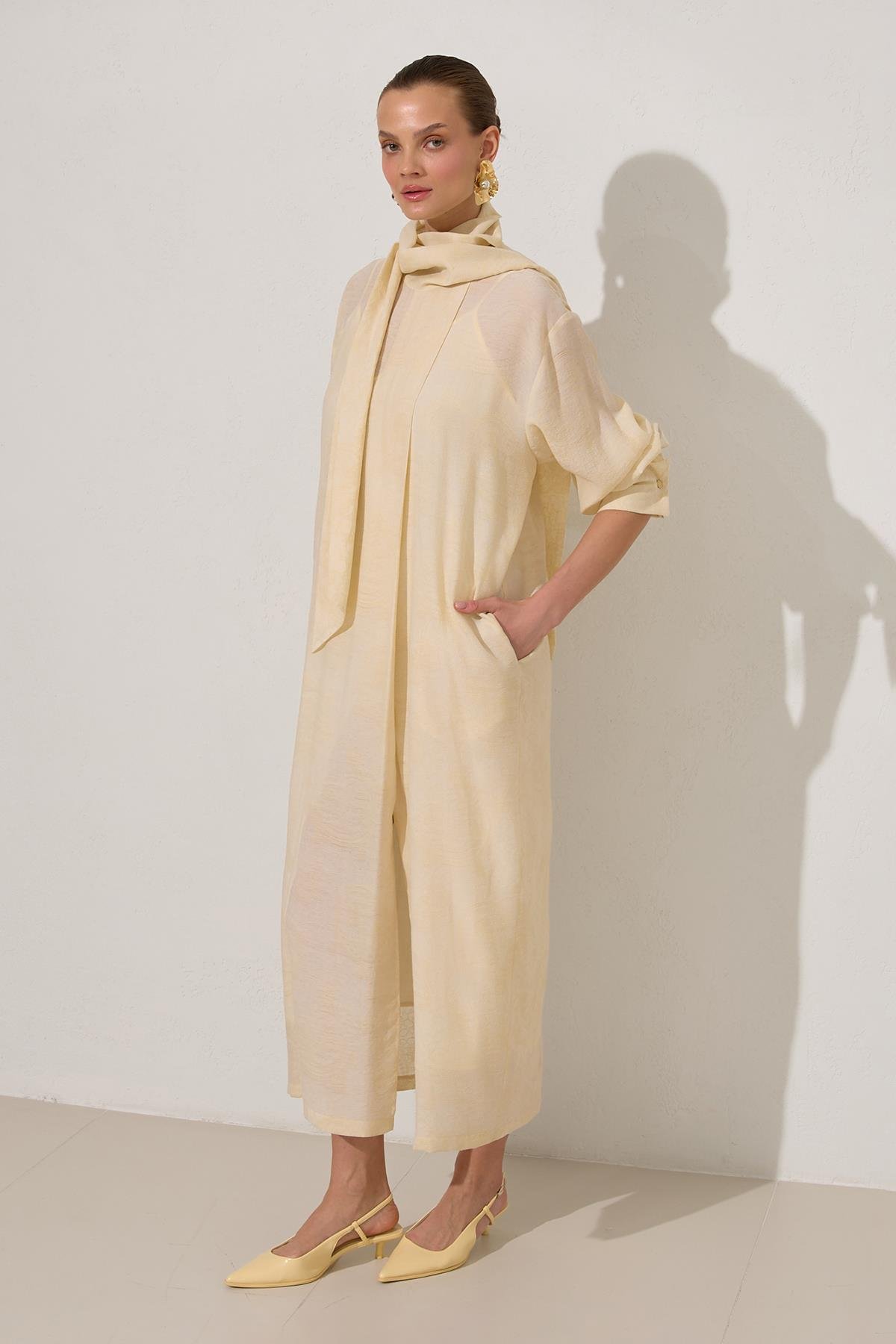 Tereyağ Sarısı Yaka Ve Boyun Detaylı Rahat Kesim Elbise Kadın Günlük Elbise modelleri