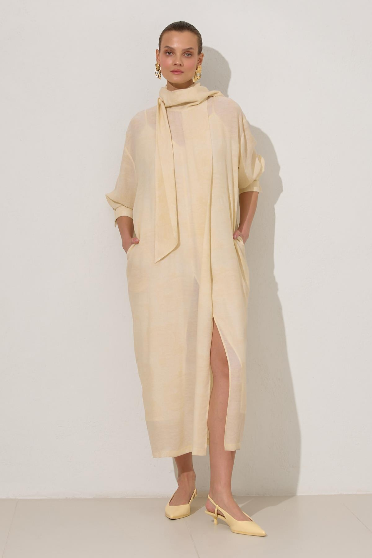 Tereyağ Sarısı Yaka Ve Boyun Detaylı Rahat Kesim Elbise Kadın Günlük Elbise modelleri