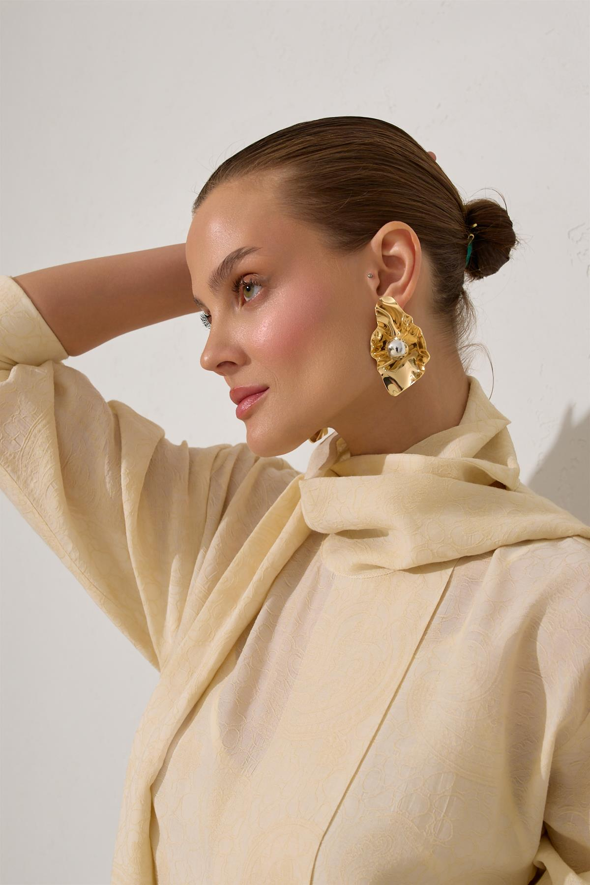 Tereyağ Sarısı Yaka Ve Boyun Detaylı Rahat Kesim Elbise Kadın Günlük Elbise modelleri