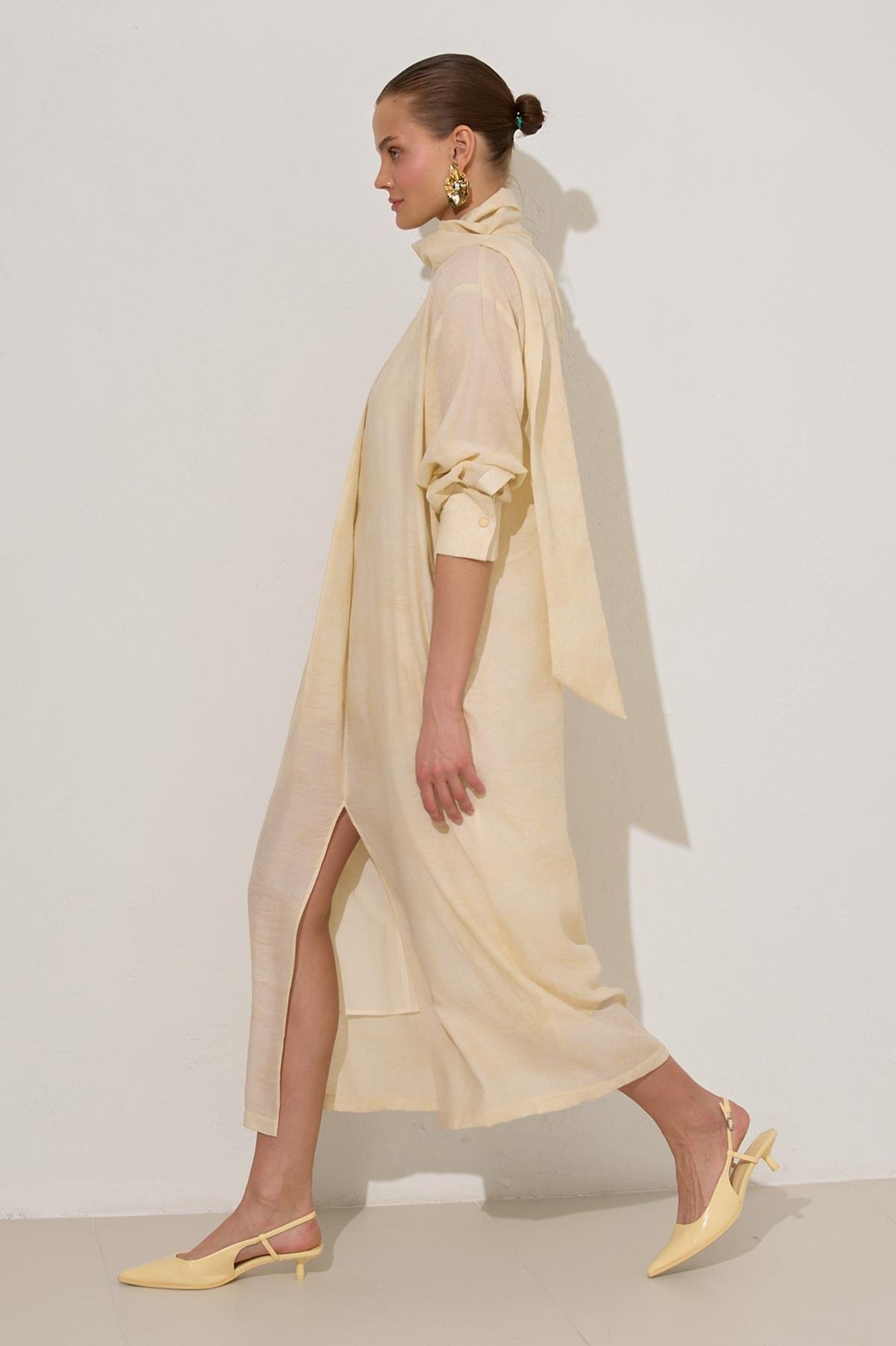 Tereyağ Sarısı Yaka Ve Boyun Detaylı Rahat Kesim Elbise Kadın Günlük Elbise modelleri