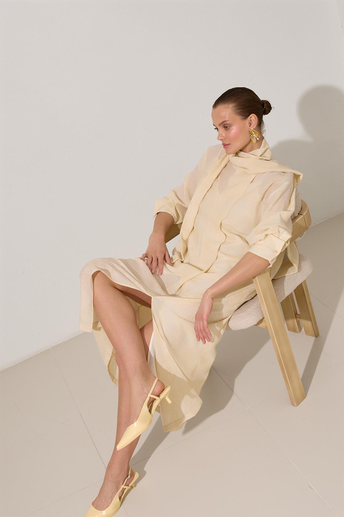 Tereyağ Sarısı Yaka Ve Boyun Detaylı Rahat Kesim Elbise Kadın Günlük Elbise modelleri