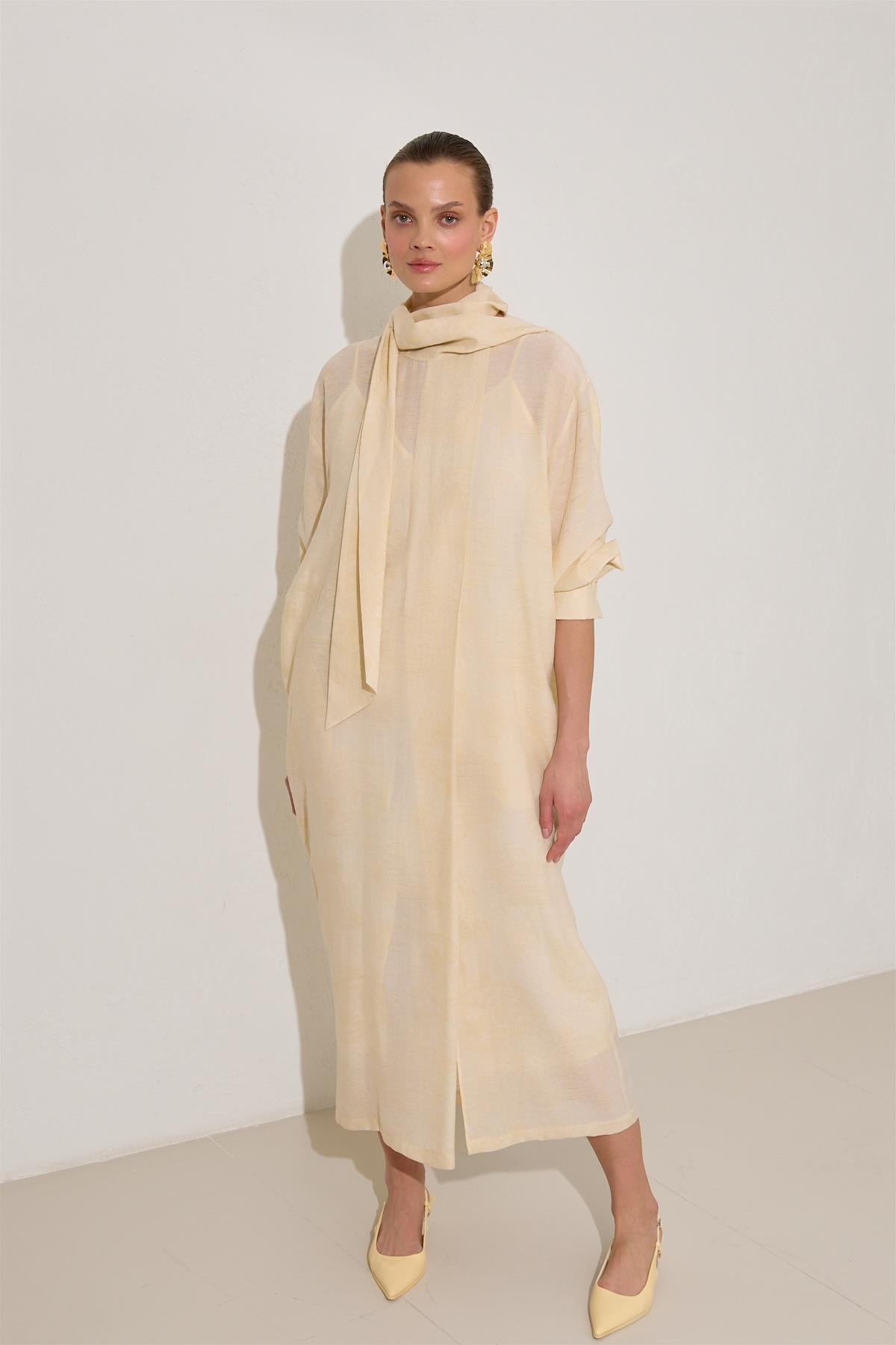 Tereyağ Sarısı Yaka Ve Boyun Detaylı Rahat Kesim Elbise Kadın Günlük Elbise modelleri