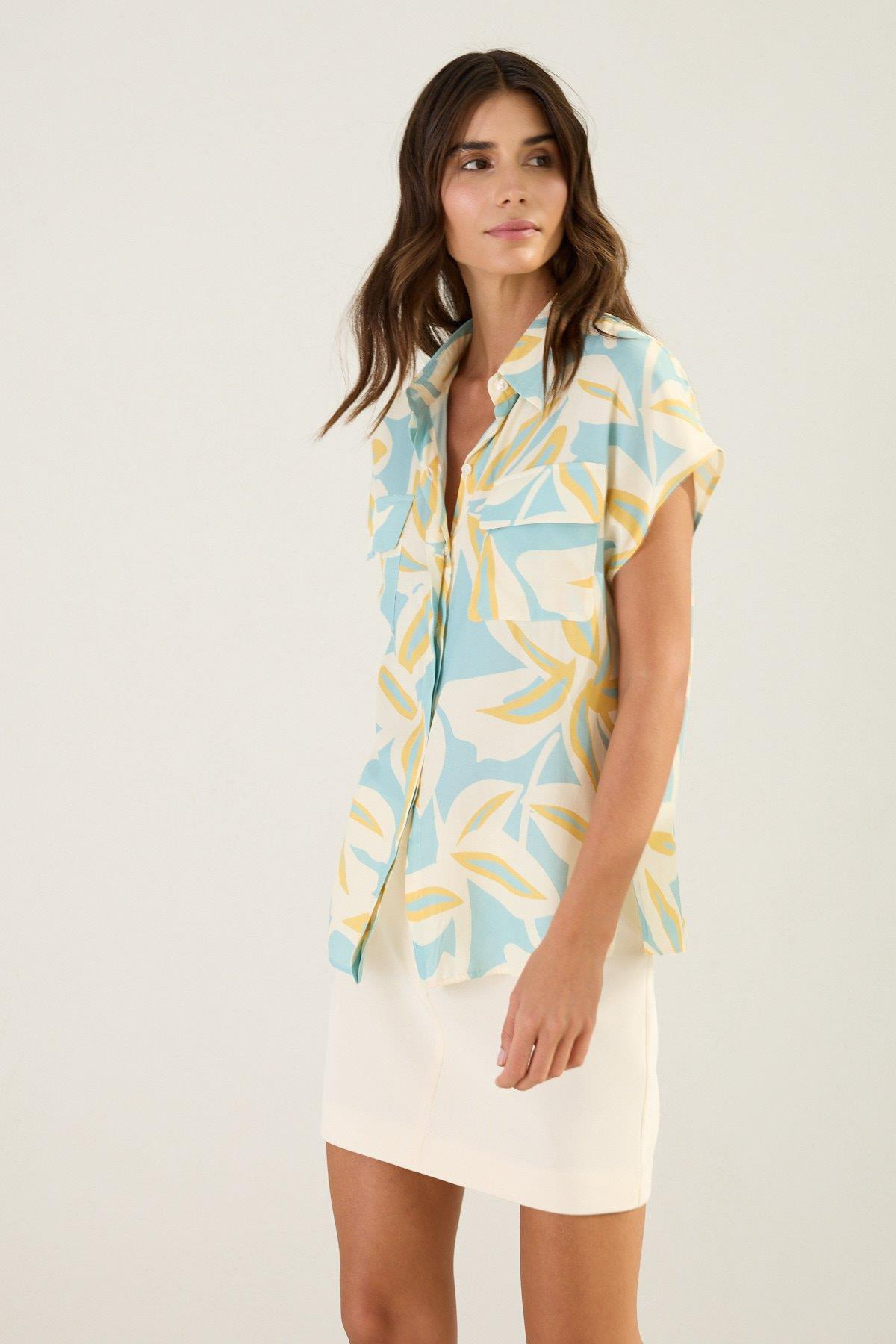 Turkuaz Cep Detaylı Kısa Kollu Desenli Gömlek Kadın Kategorisiz modelleri