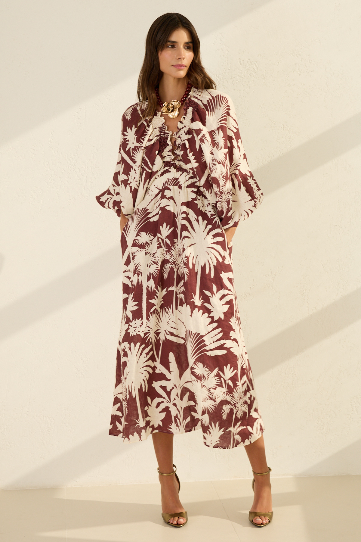 Vişne Yaka Ve Kol Detaylı Belden Oturtmalı Midi Boy Desenli Keten Elbise Kadın Günlük Elbise modelleri