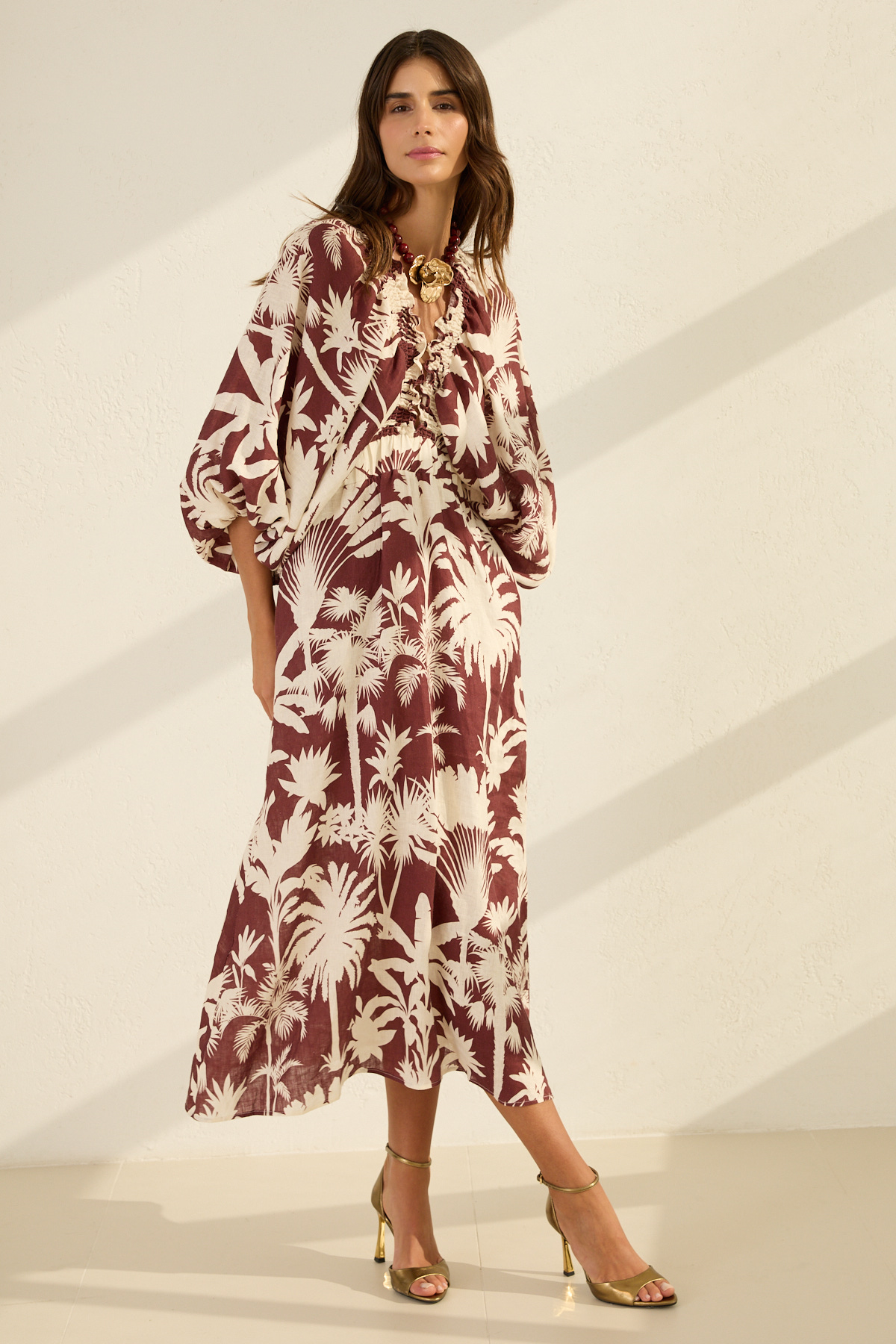 Vişne Yaka Ve Kol Detaylı Belden Oturtmalı Midi Boy Desenli Keten Elbise Kadın Günlük Elbise modelleri