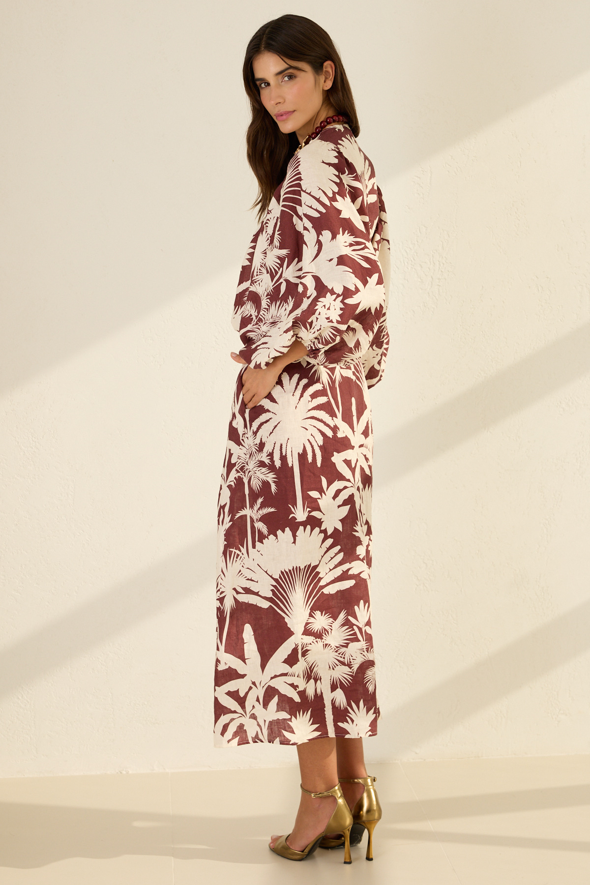 Vişne Yaka Ve Kol Detaylı Belden Oturtmalı Midi Boy Desenli Keten Elbise Kadın Günlük Elbise modelleri