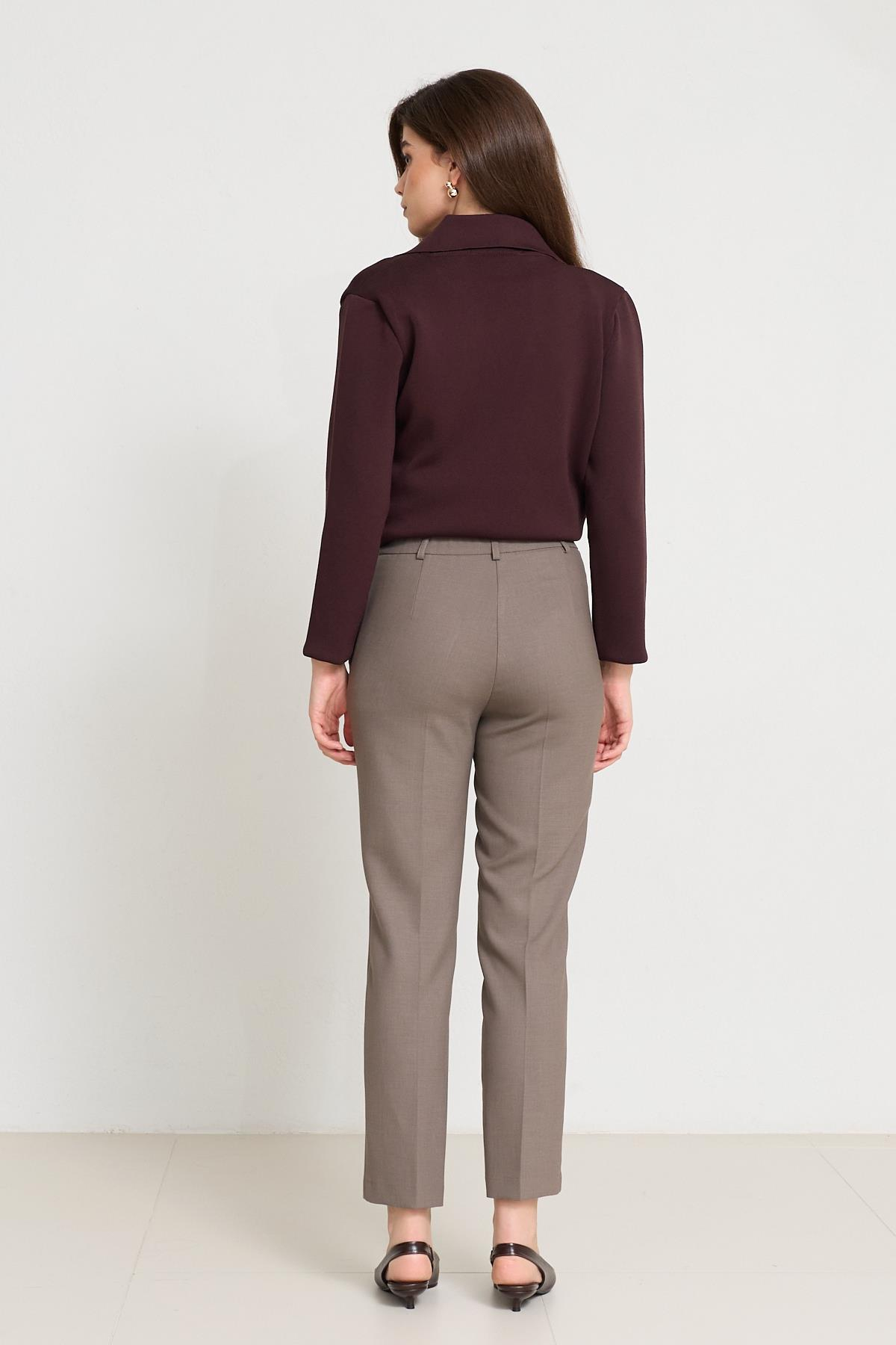 Vizon Cep Ve Bel Detaylı Tam Kalıp Pantolon Kadın Kategorisiz modelleri