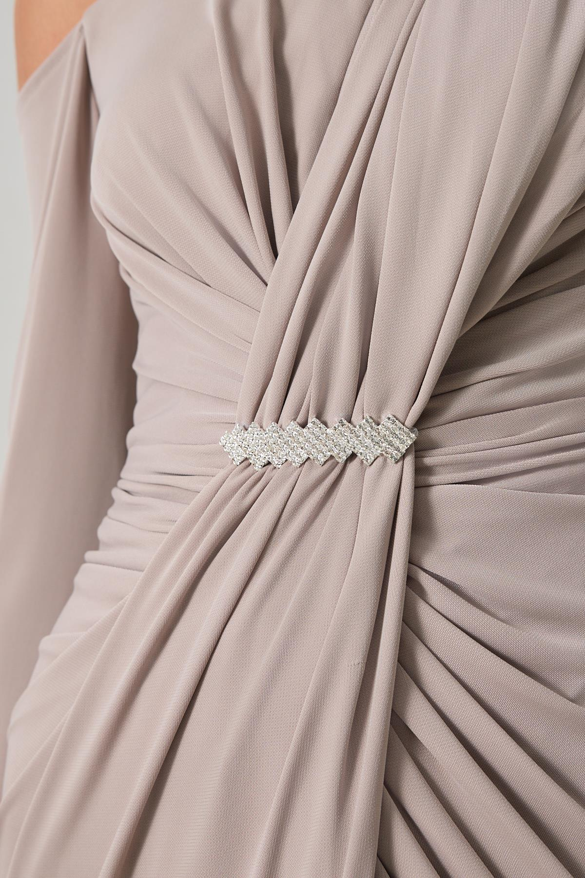 Vizon Düşük Omuz Ve Drape Detaylı Yırtmaçlı Uzun Abiye Elbise Kadın Abiye Elbise modelleri