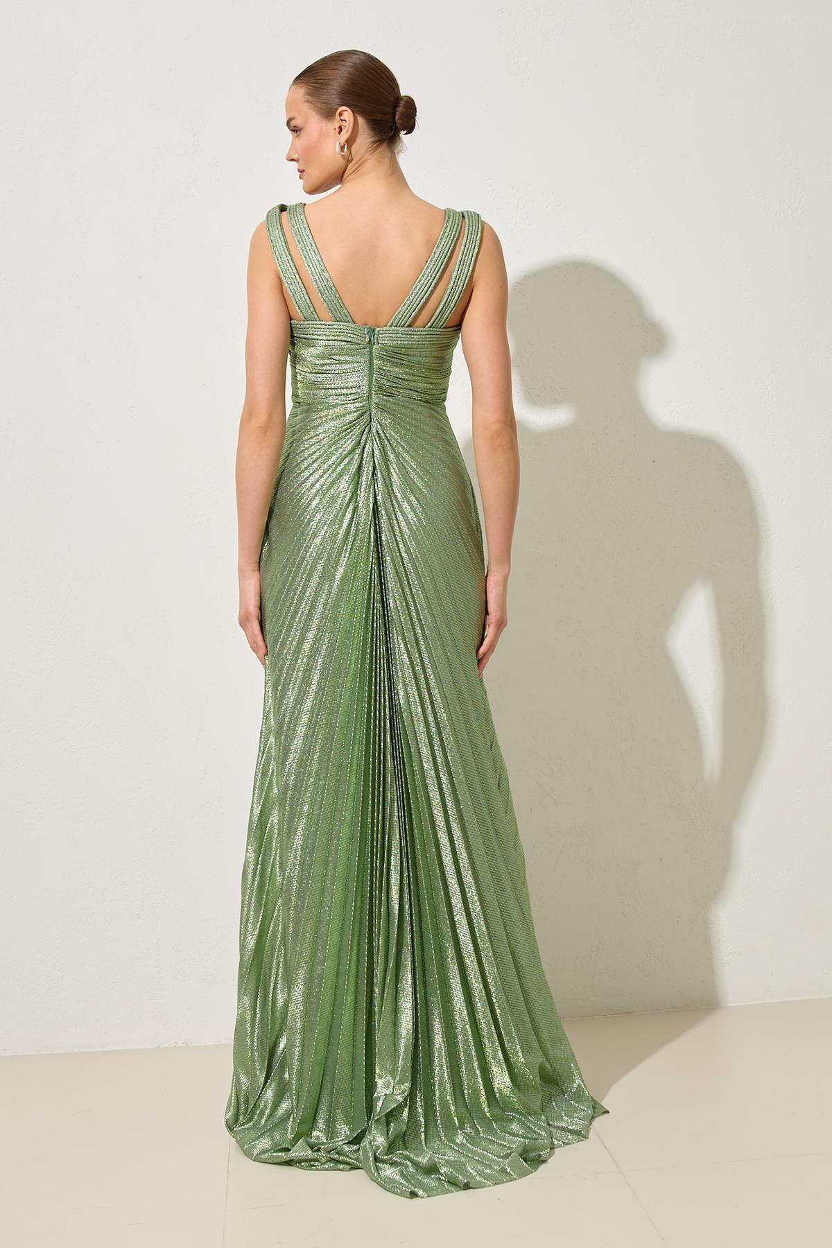 Yeşil Askı Ve Yaka Detaylı Piliseli Uzun Abiye Elbise Kadın Abiye Elbise modelleri