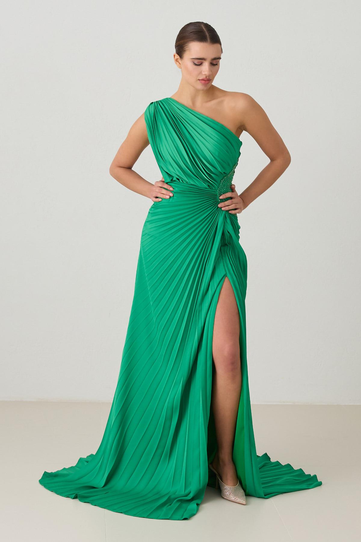 Yeşil Drapeli Tek Omuz Ve Bel Detaylı Uzun Boy Abiye Elbise Kadın Abiye Elbise modelleri