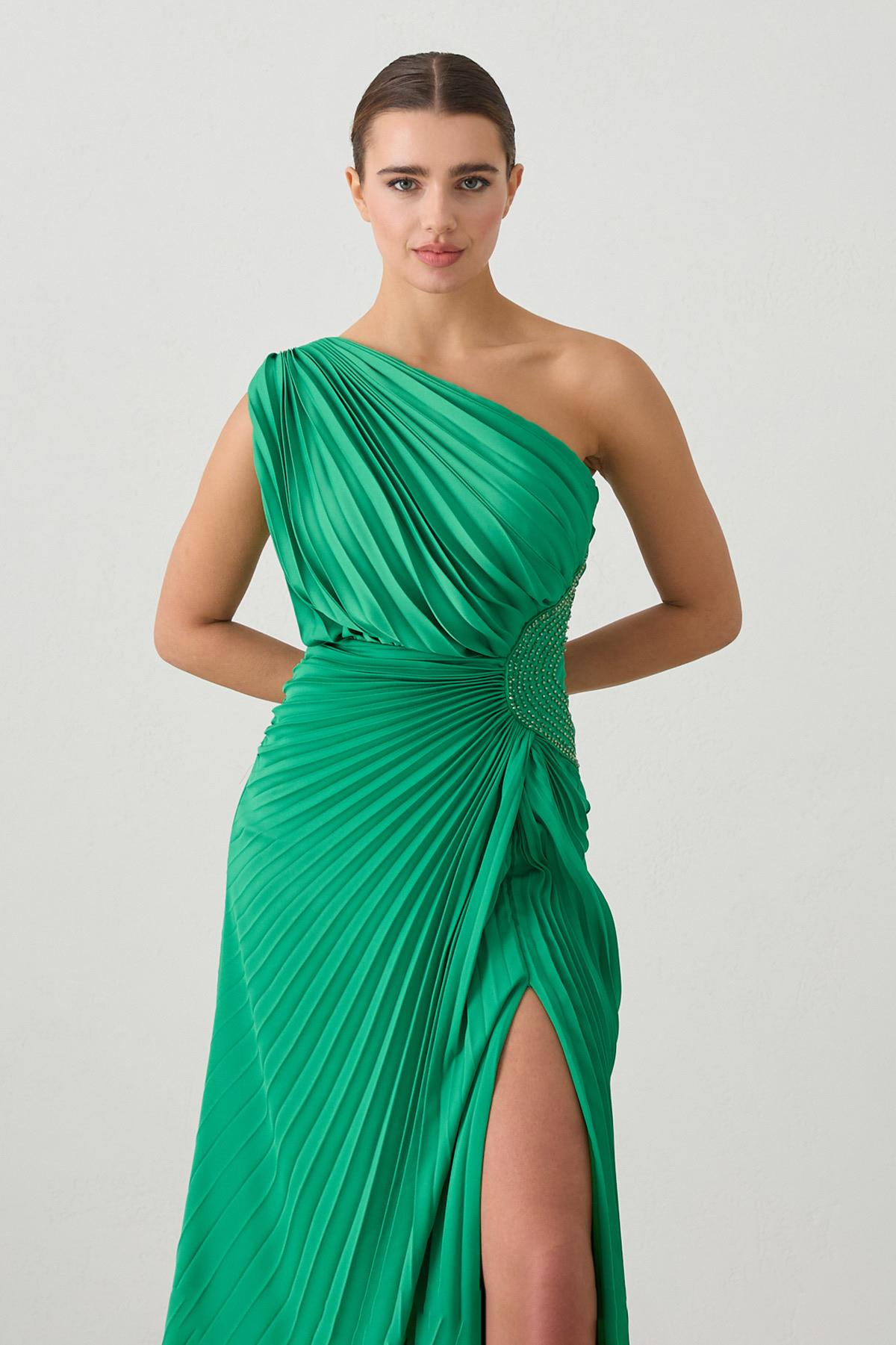 Yeşil Drapeli Tek Omuz Ve Bel Detaylı Uzun Boy Abiye Elbise Kadın Abiye Elbise modelleri
