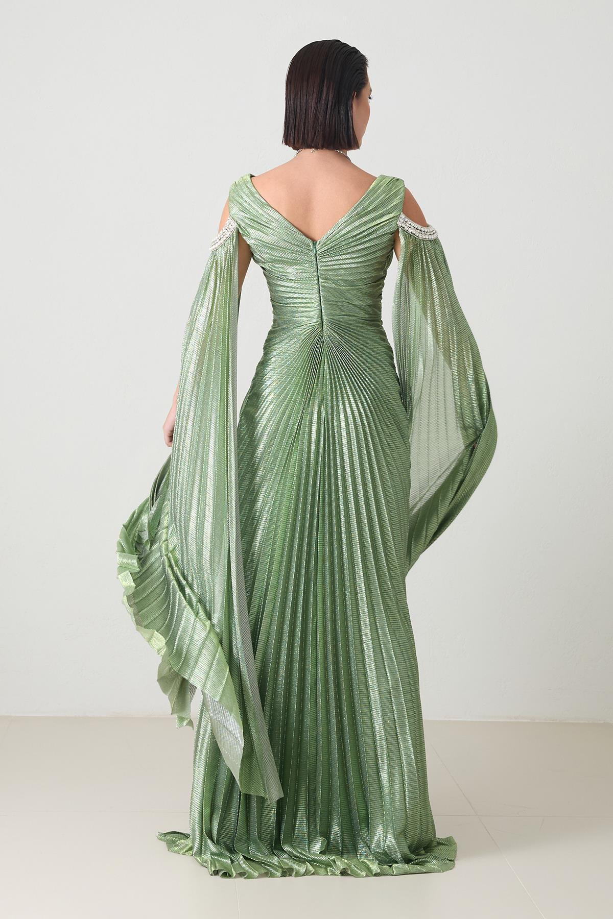 Yeşil Omuz Ve Bel Detaylı Taşlı Pileli Yırtmaçlı Elbise Kadın Kategorisiz modelleri