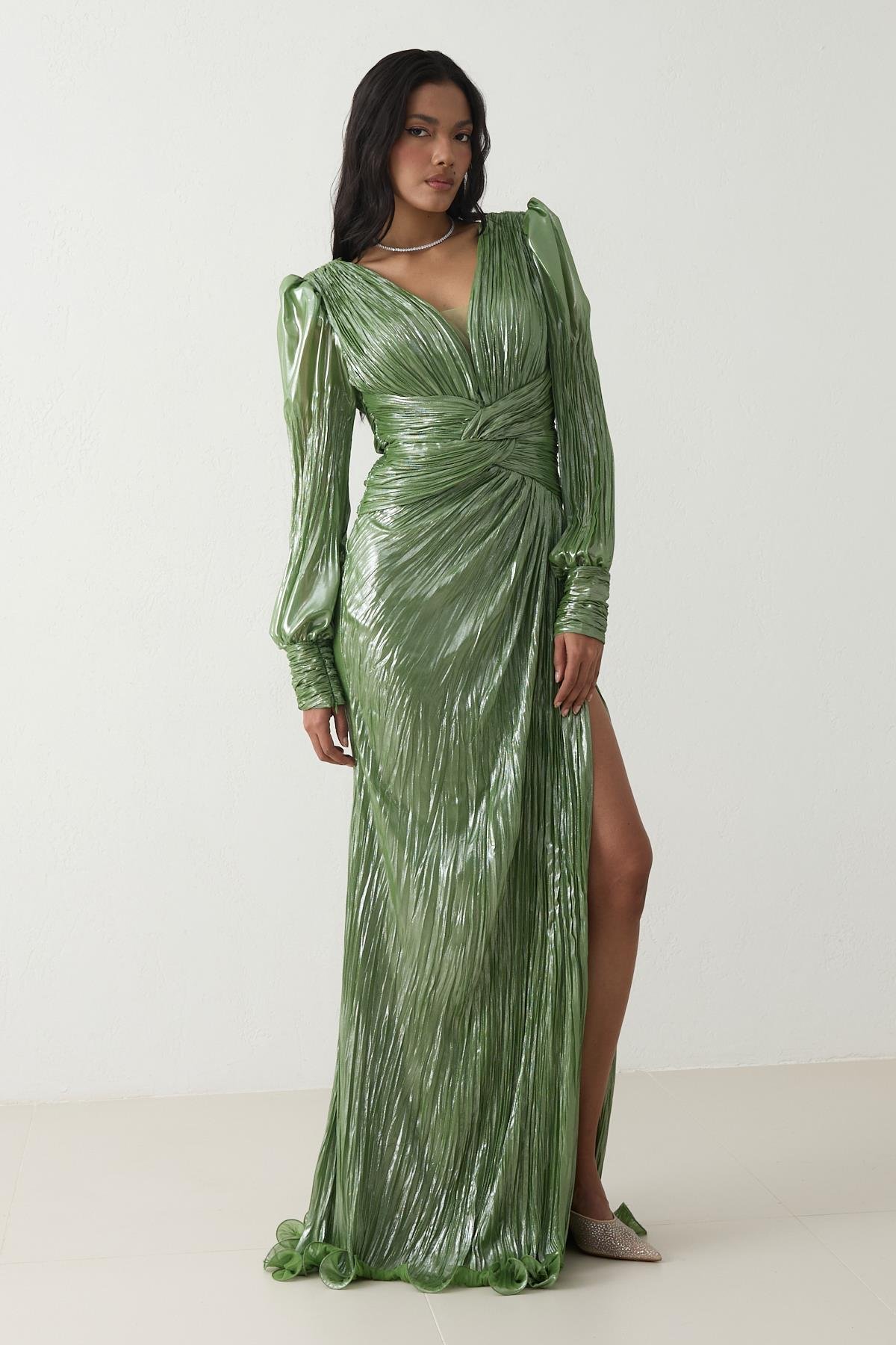 Yeşil V Yaka Bel Detaylı Uzun Kollu Tam Kalıp Uzun Abiye Elbise Kadın Kategorisiz modelleri