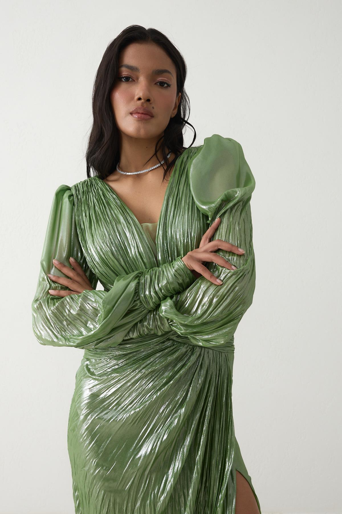 Yeşil V Yaka Bel Detaylı Uzun Kollu Tam Kalıp Uzun Abiye Elbise Kadın Kategorisiz modelleri