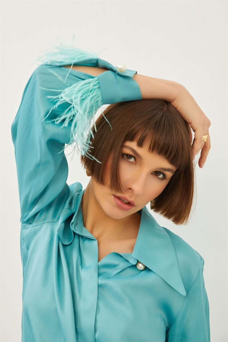 Turkuaz Manşetleri Tüy Detaylı Saten GömlekST060S55250001