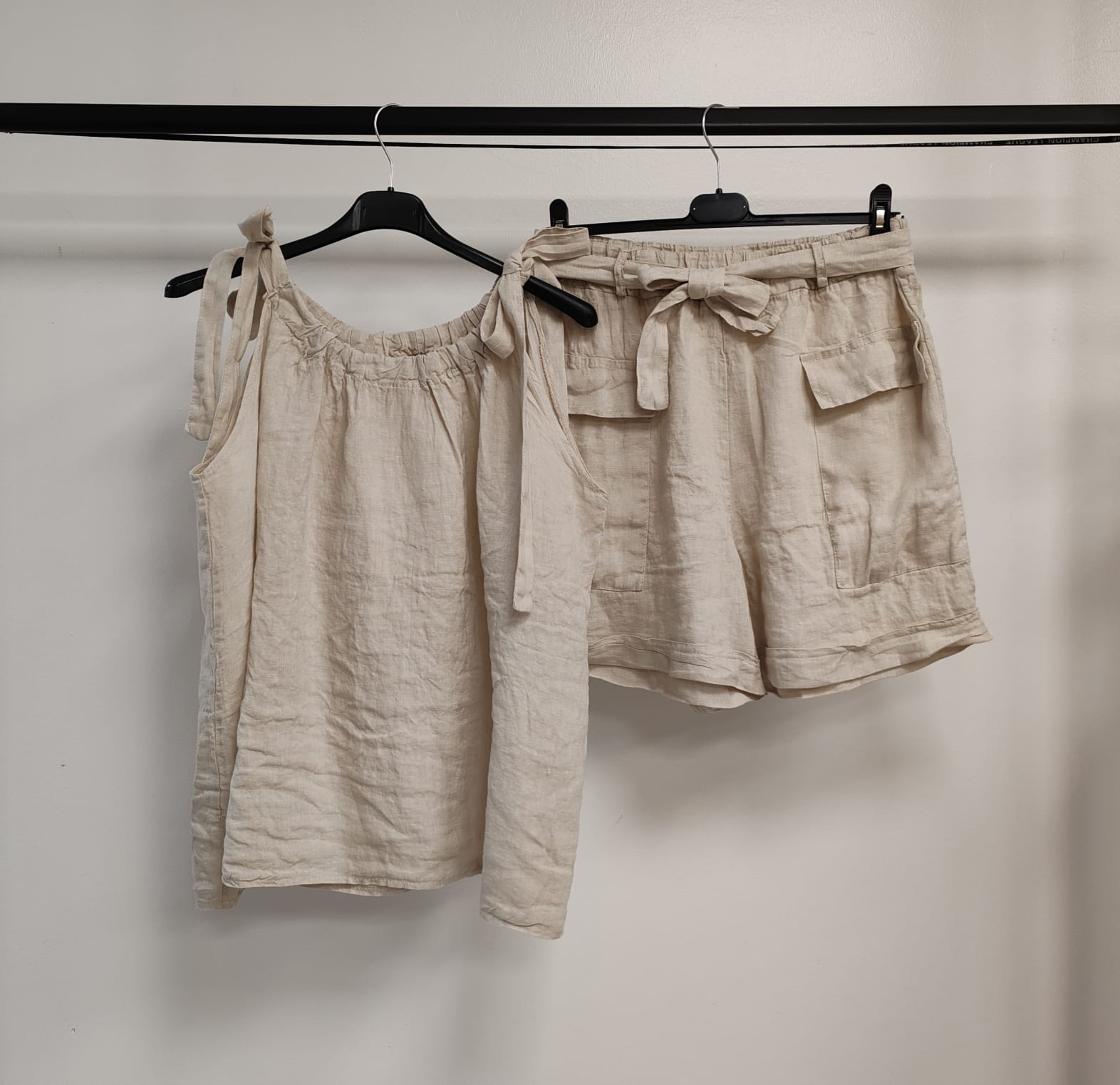 Beige İtalyan Sıfır Kol Şortlu Keten Takım