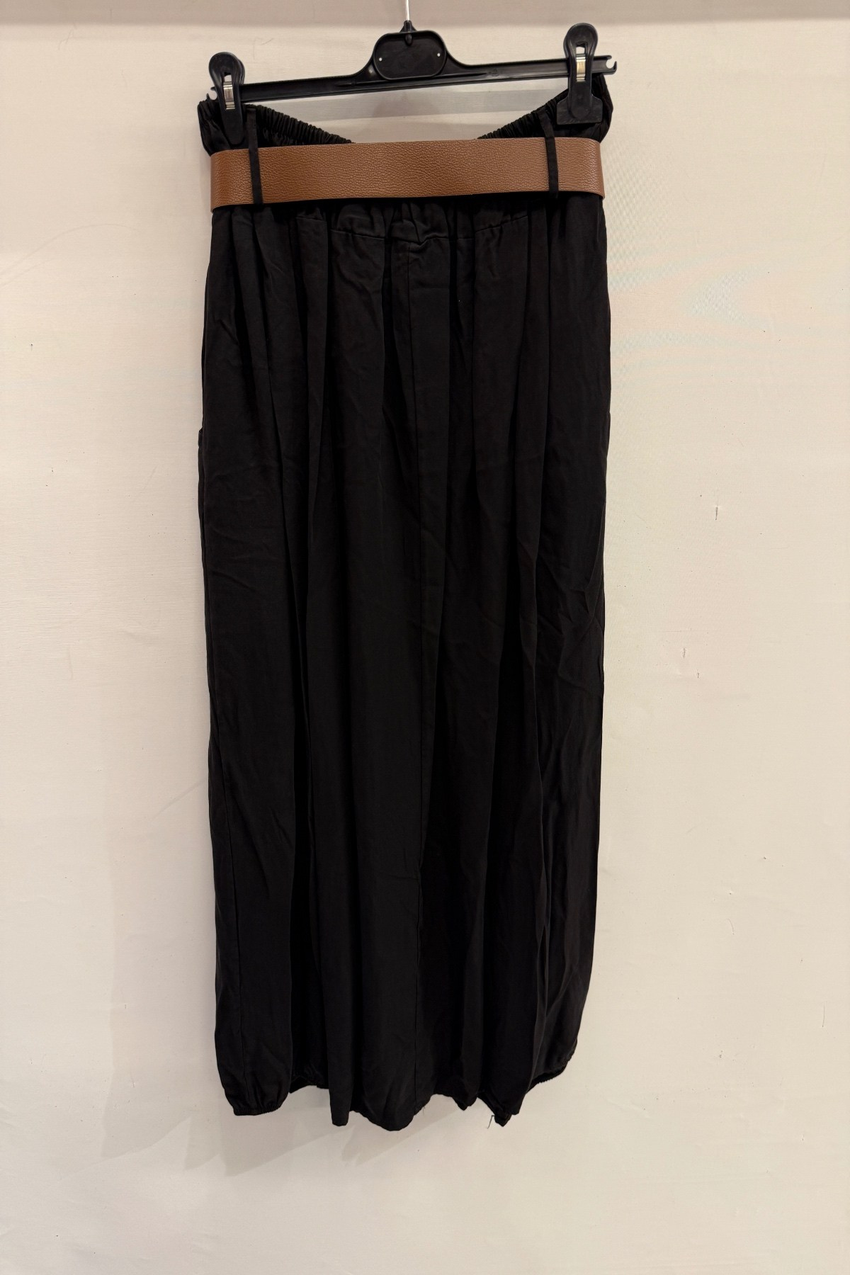 Black İtalyan Beli Lastikli Çift Yan Cepli Kemerli Pileli Tencel Etek 38 - 44 Beden