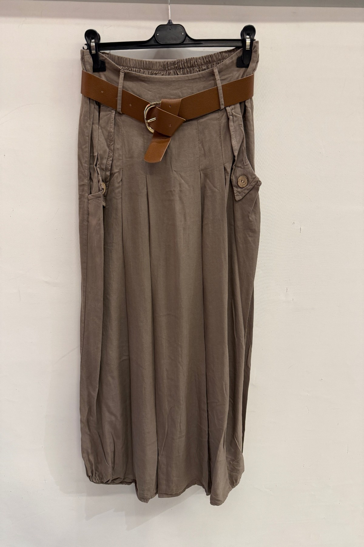Taupe İtalyan Beli Lastikli Çift Yan Cepli Kemerli Pileli Tencel Etek 38 - 44 Beden