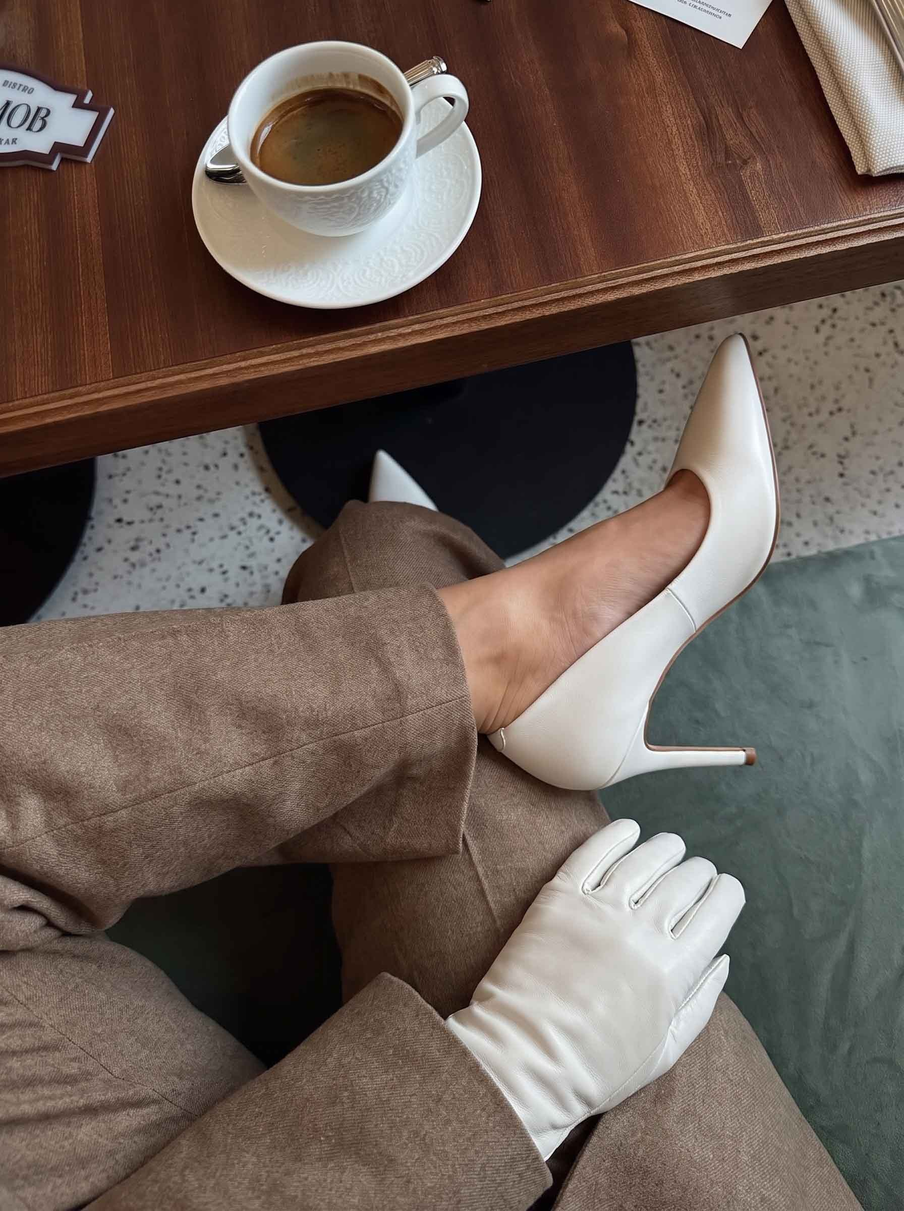 Chic Beyaz Deri Stiletto