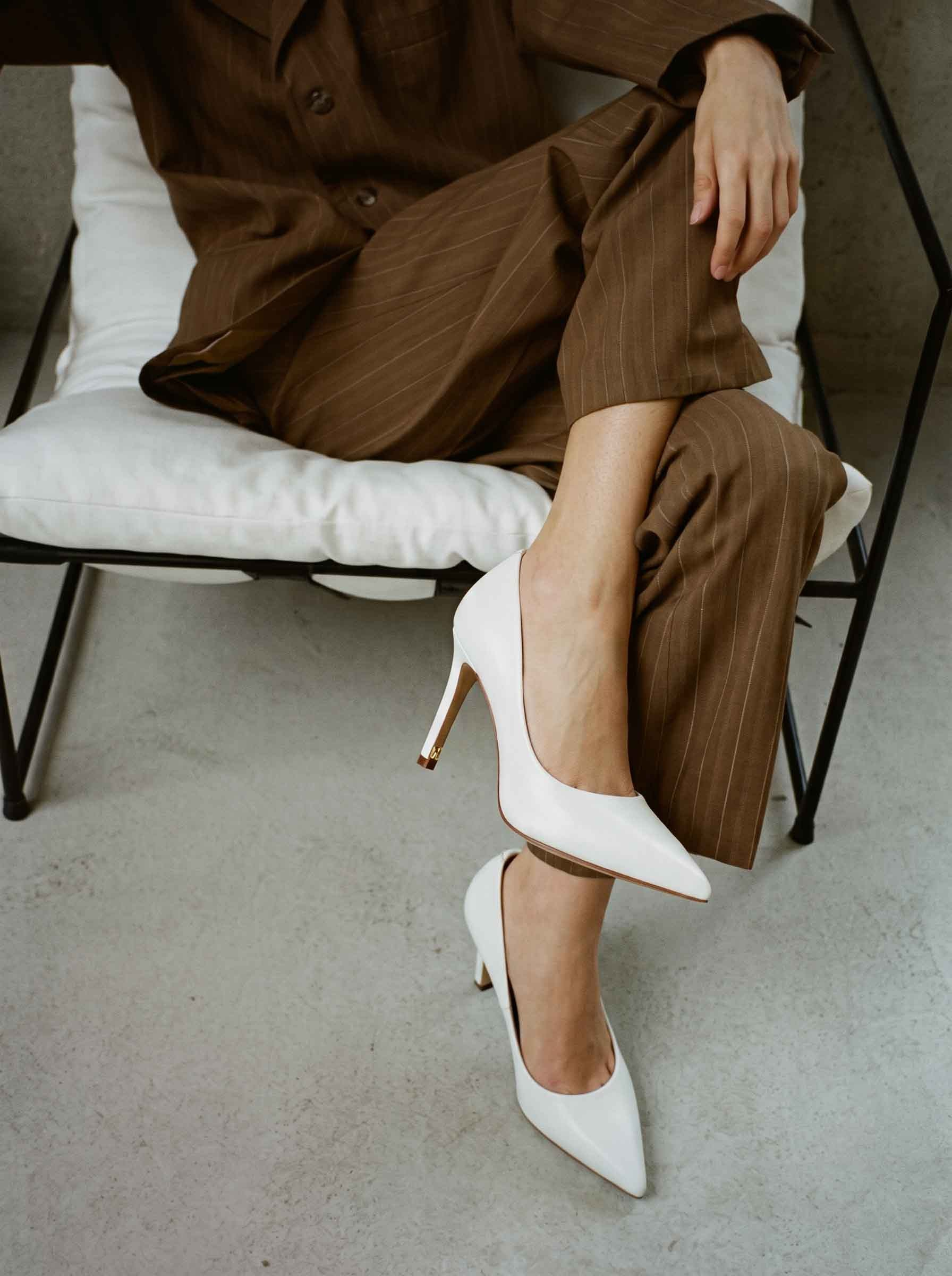 Chic Beyaz Deri Stiletto