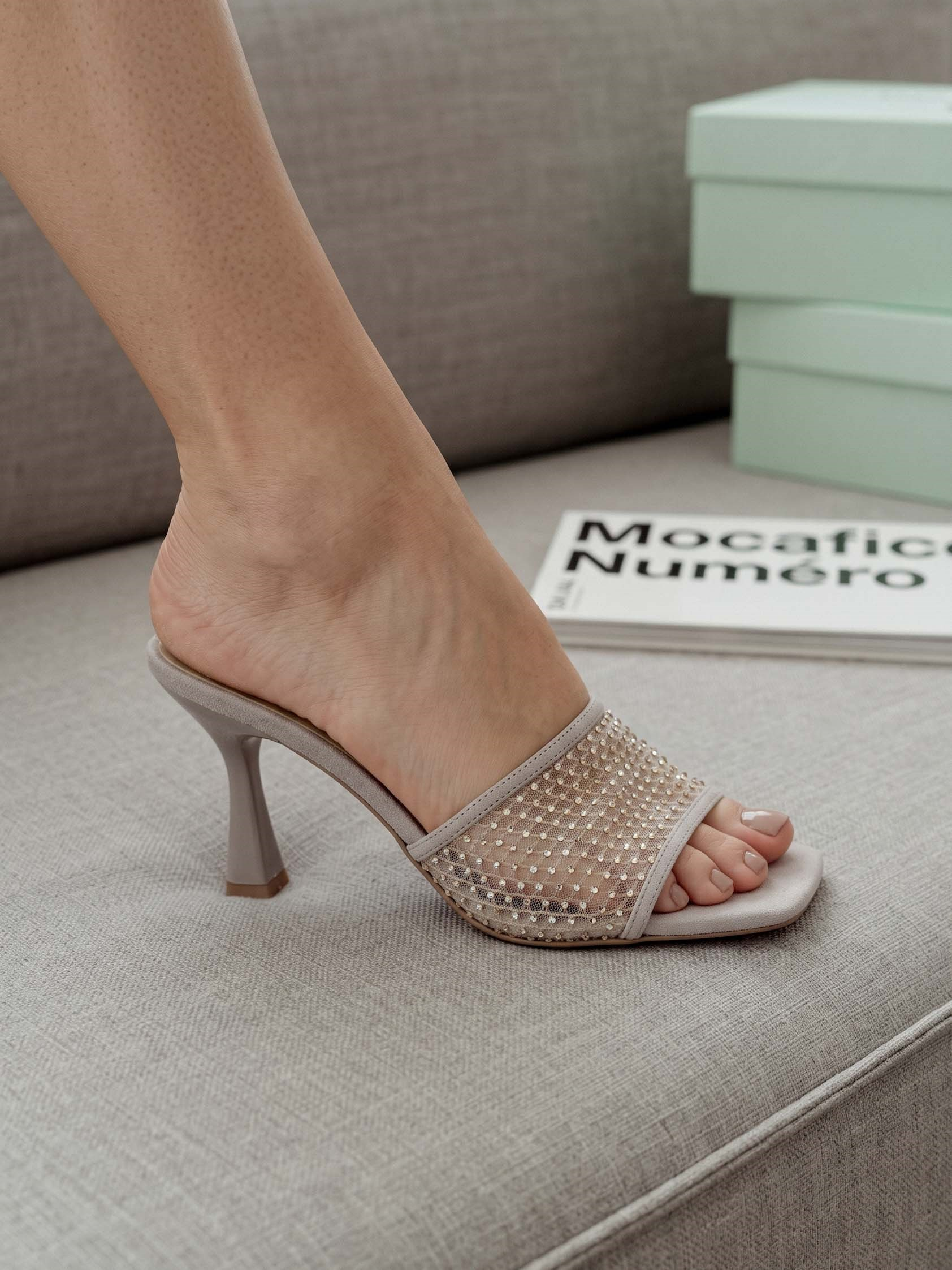 City Bej Süet File Taş Detaylı Topuklu Terlik