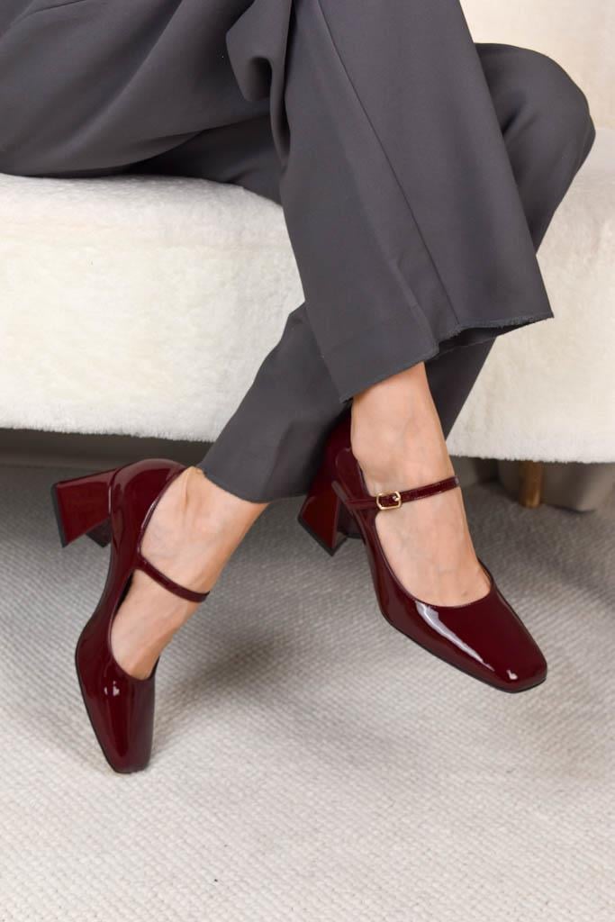 Jane Bordo Rugan Kalın Topuk Detaylı Stiletto