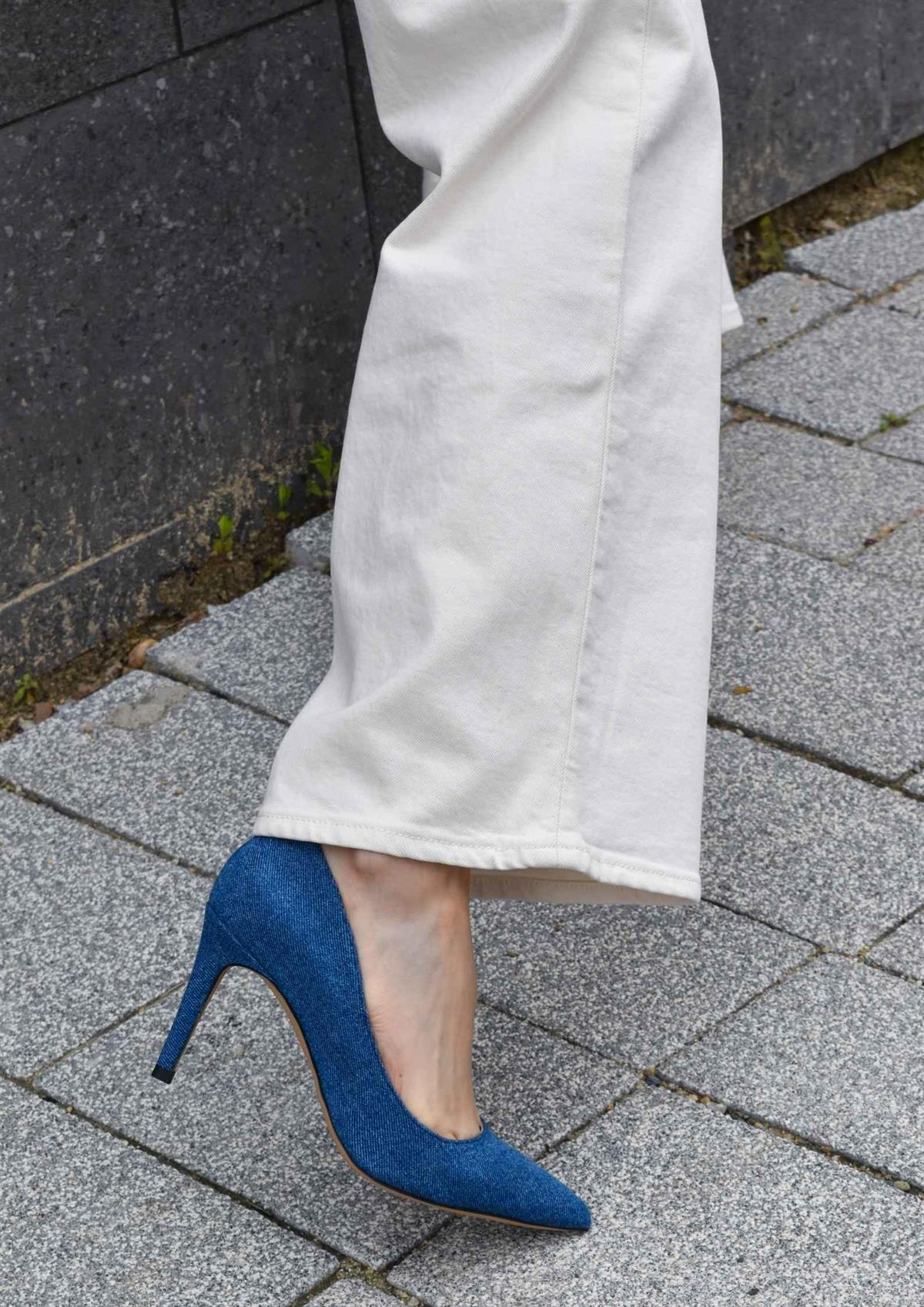 Most Kot Stiletto