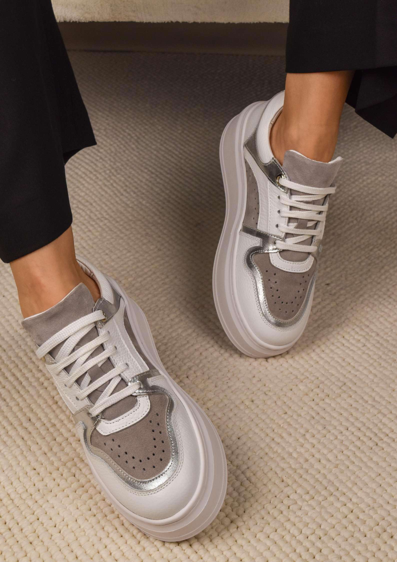 Winks Beyaz Deri Gri Detaylı Kadın Sneaker
