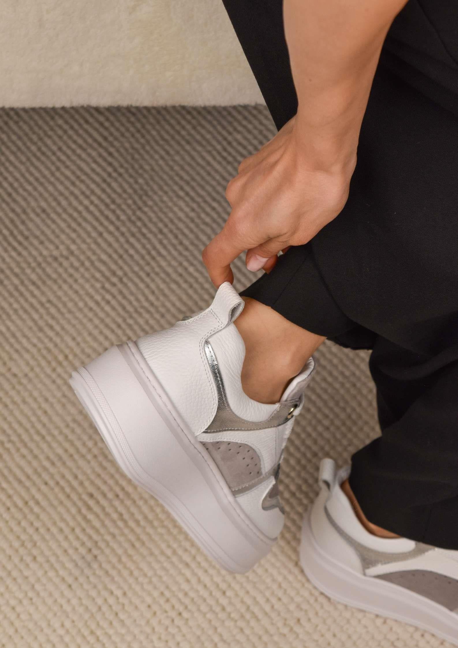 Winks Beyaz Deri Gri Detaylı Kadın Sneaker