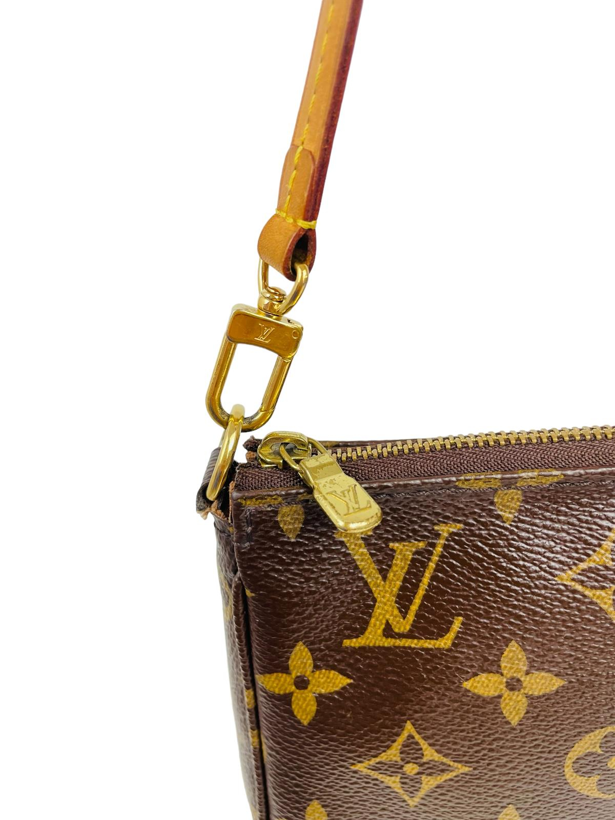  MONOGRAM POCHETTE