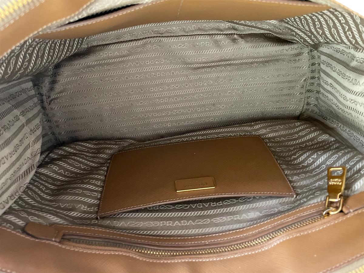  SAFFIANO LEATHER TOTE HANDBAG