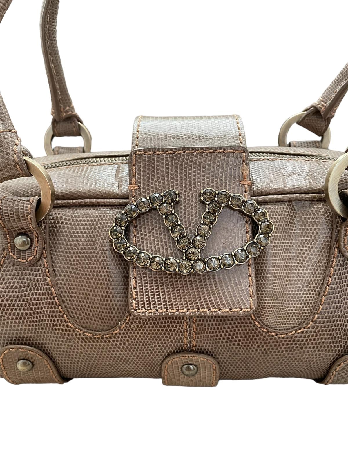  V LOGO EXOTİC LEATHER HANDBAG