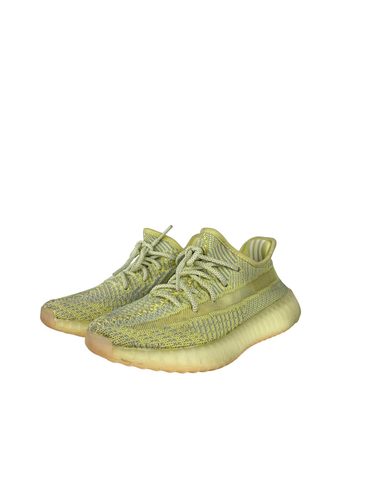  YEEZY SNEAKERS