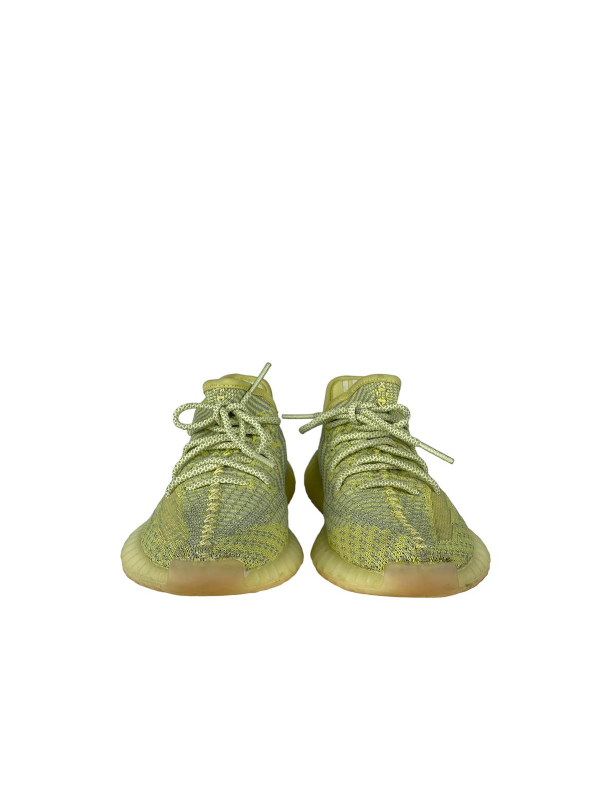  YEEZY SNEAKERS