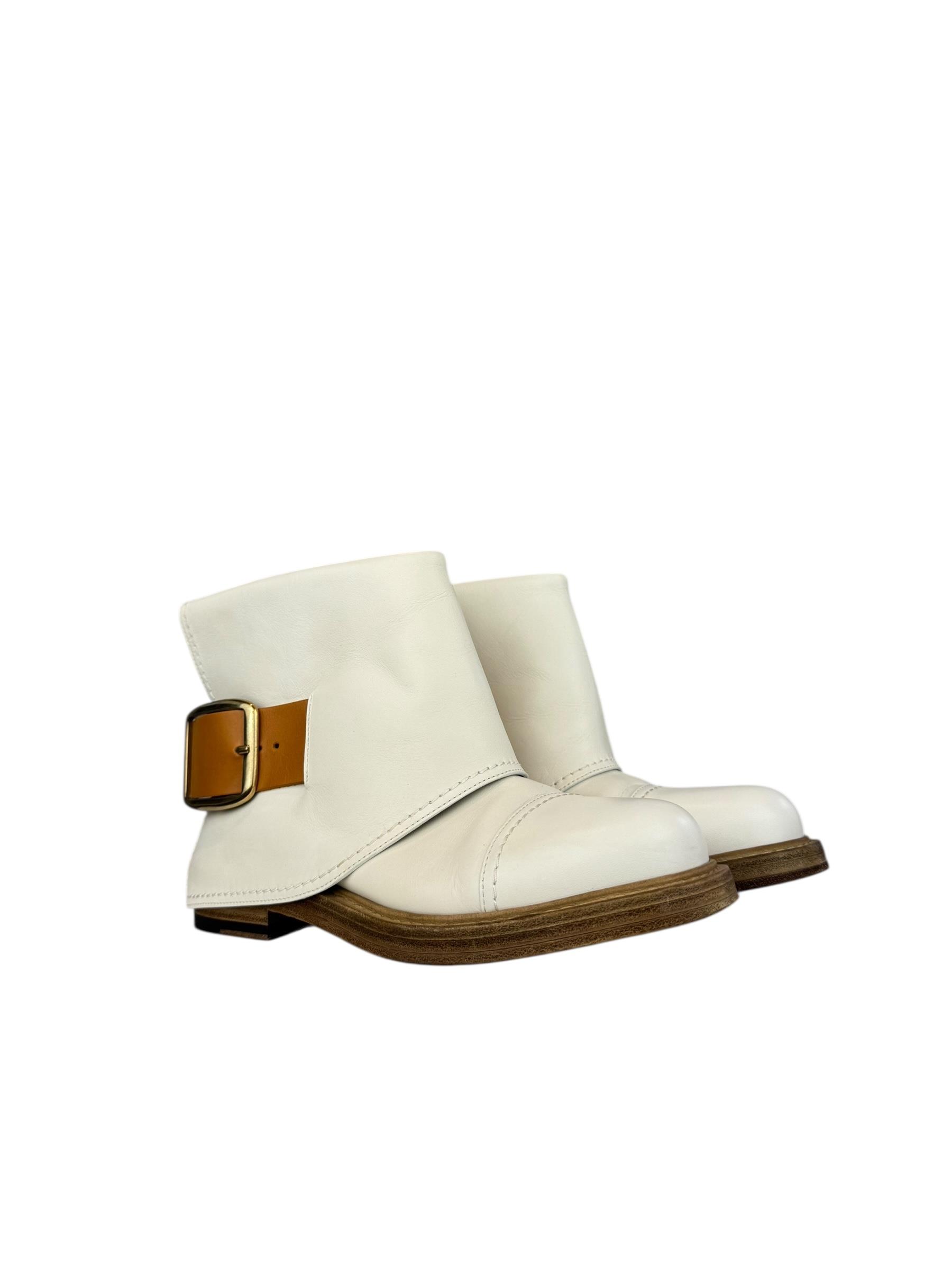 ALEXENDER MCQUEEN WHITE LEATHER BOOTS