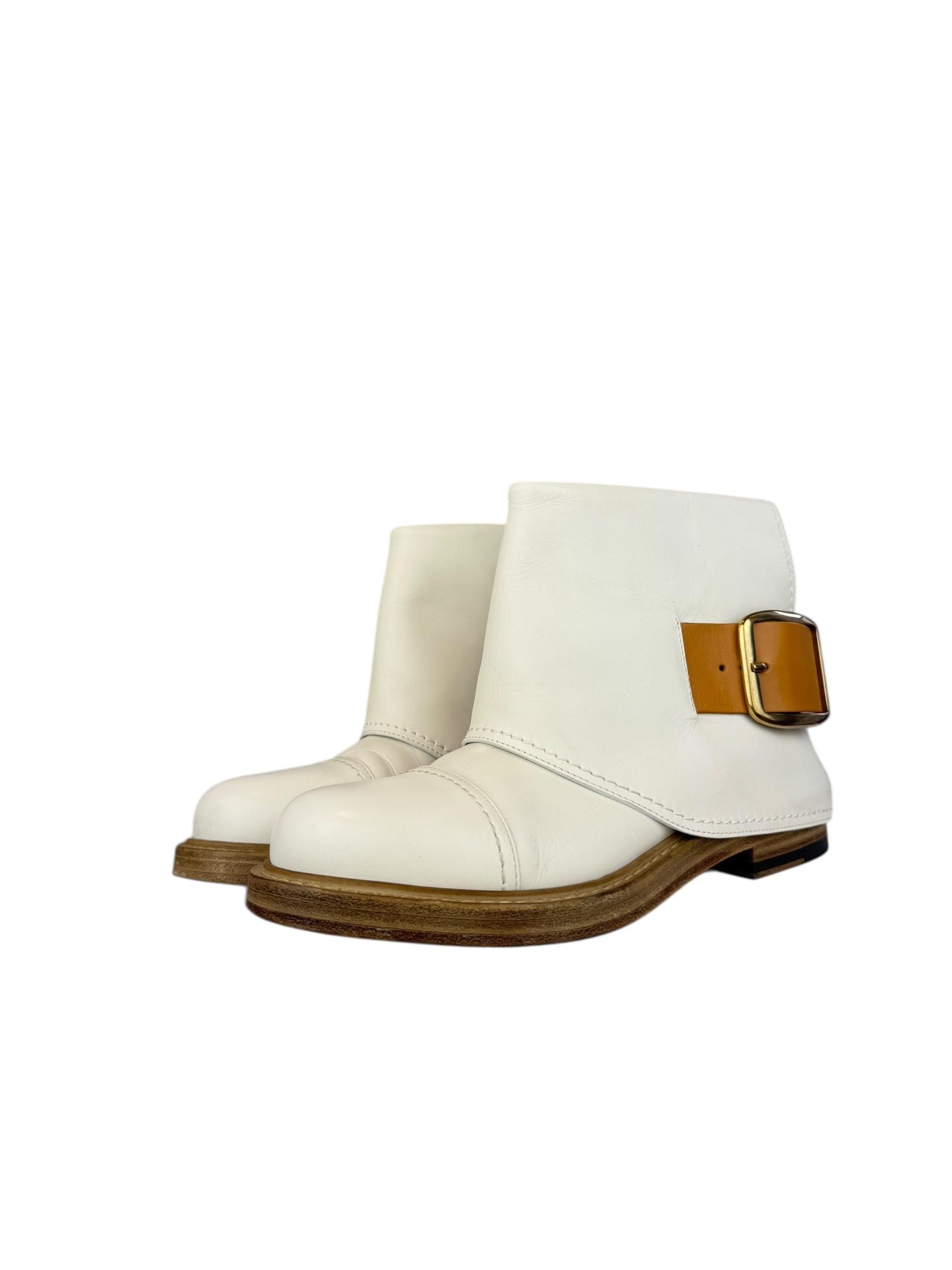 ALEXENDER MCQUEEN WHITE LEATHER BOOTS