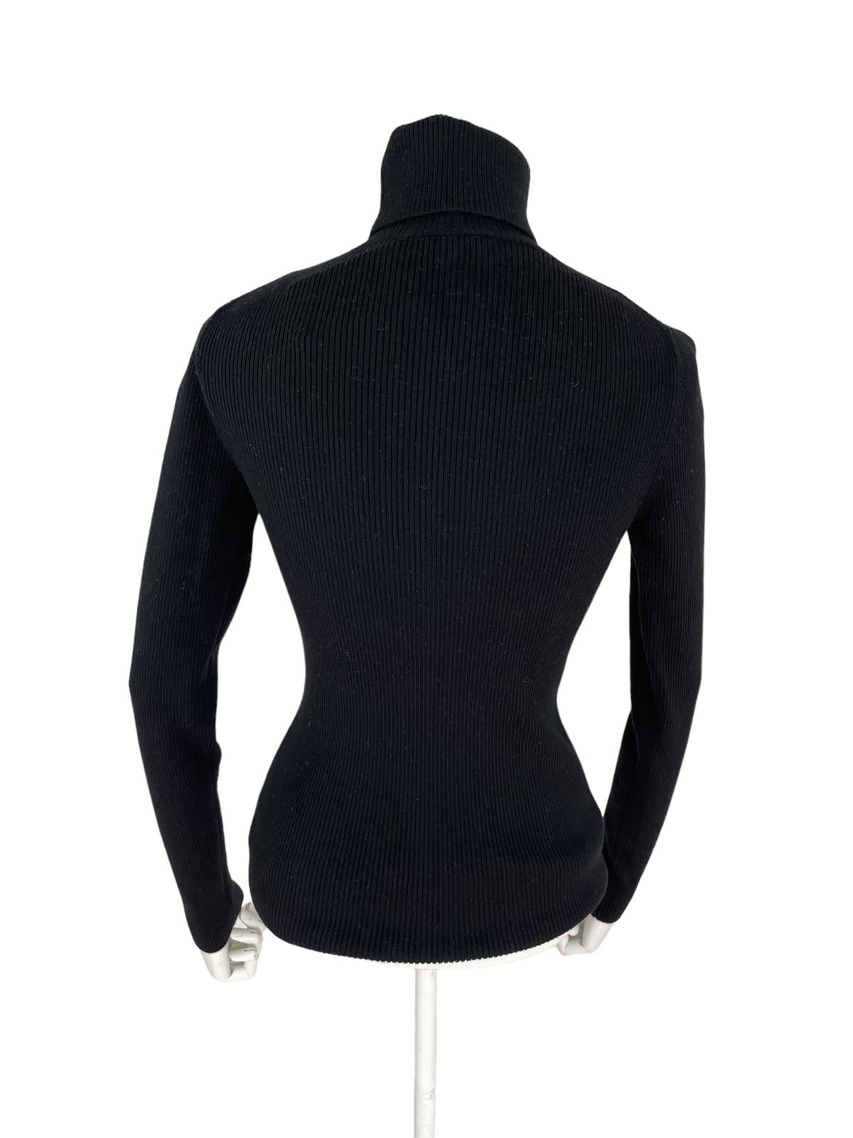 BLACK SWEATER