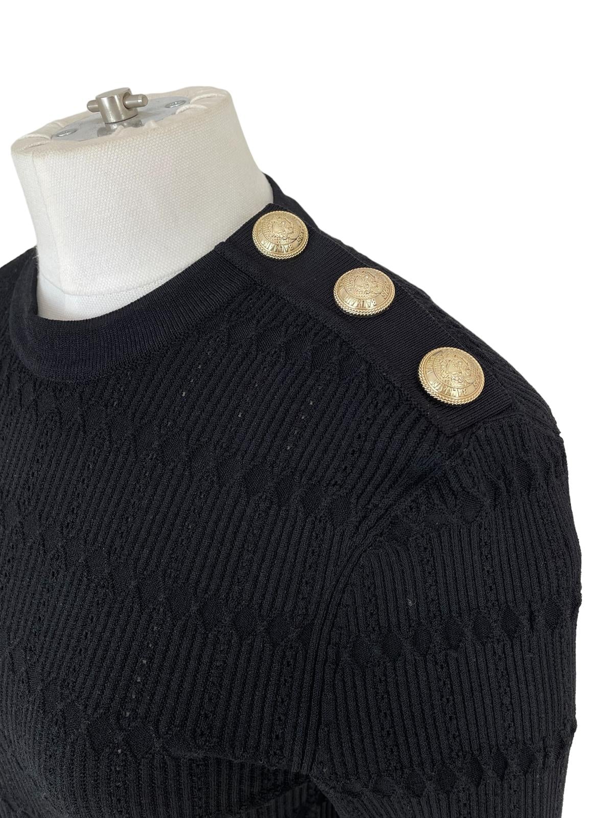 BLACK SWEATER