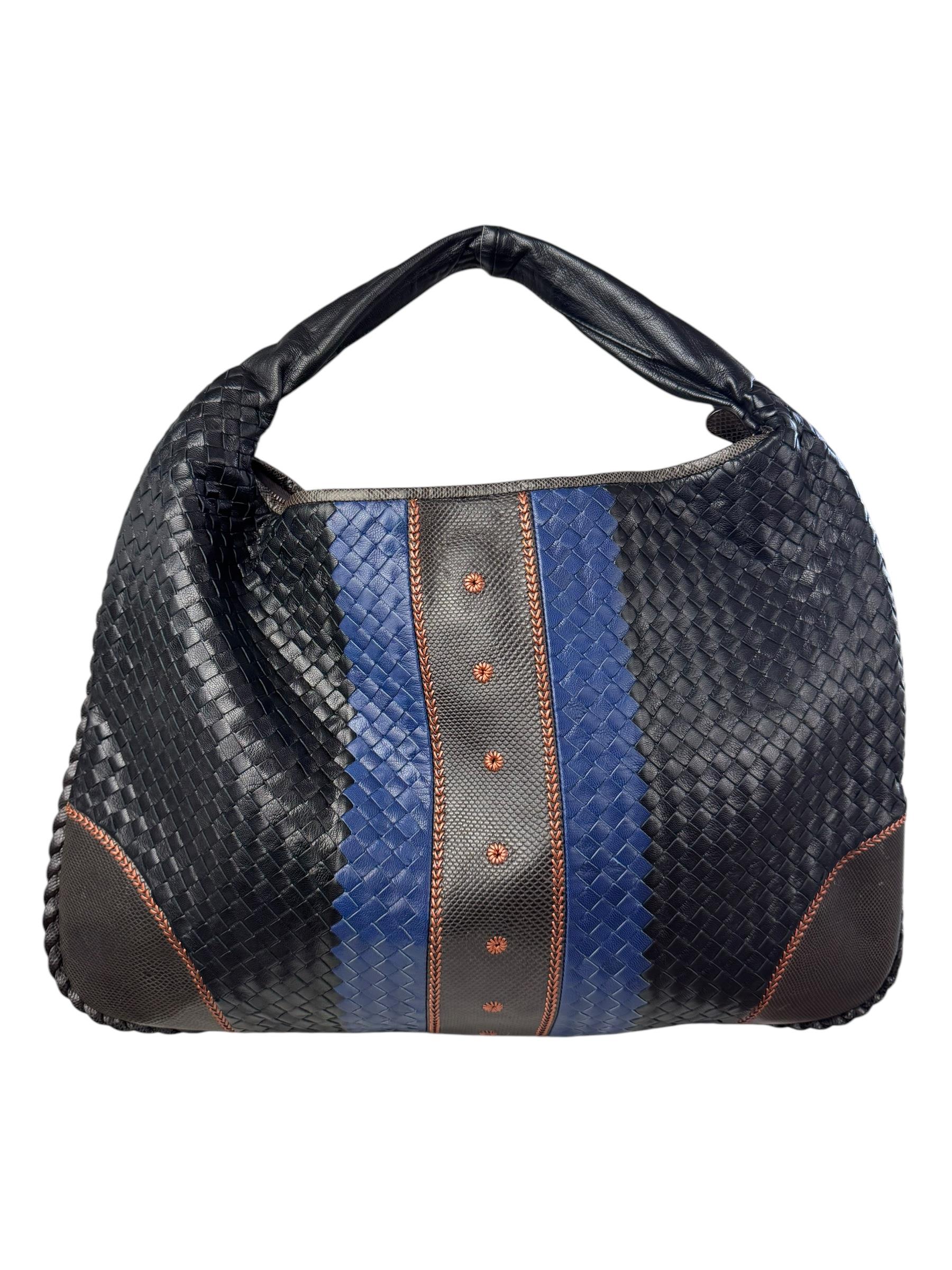 BOTTEGA VENETA BLACK HOBO BAG