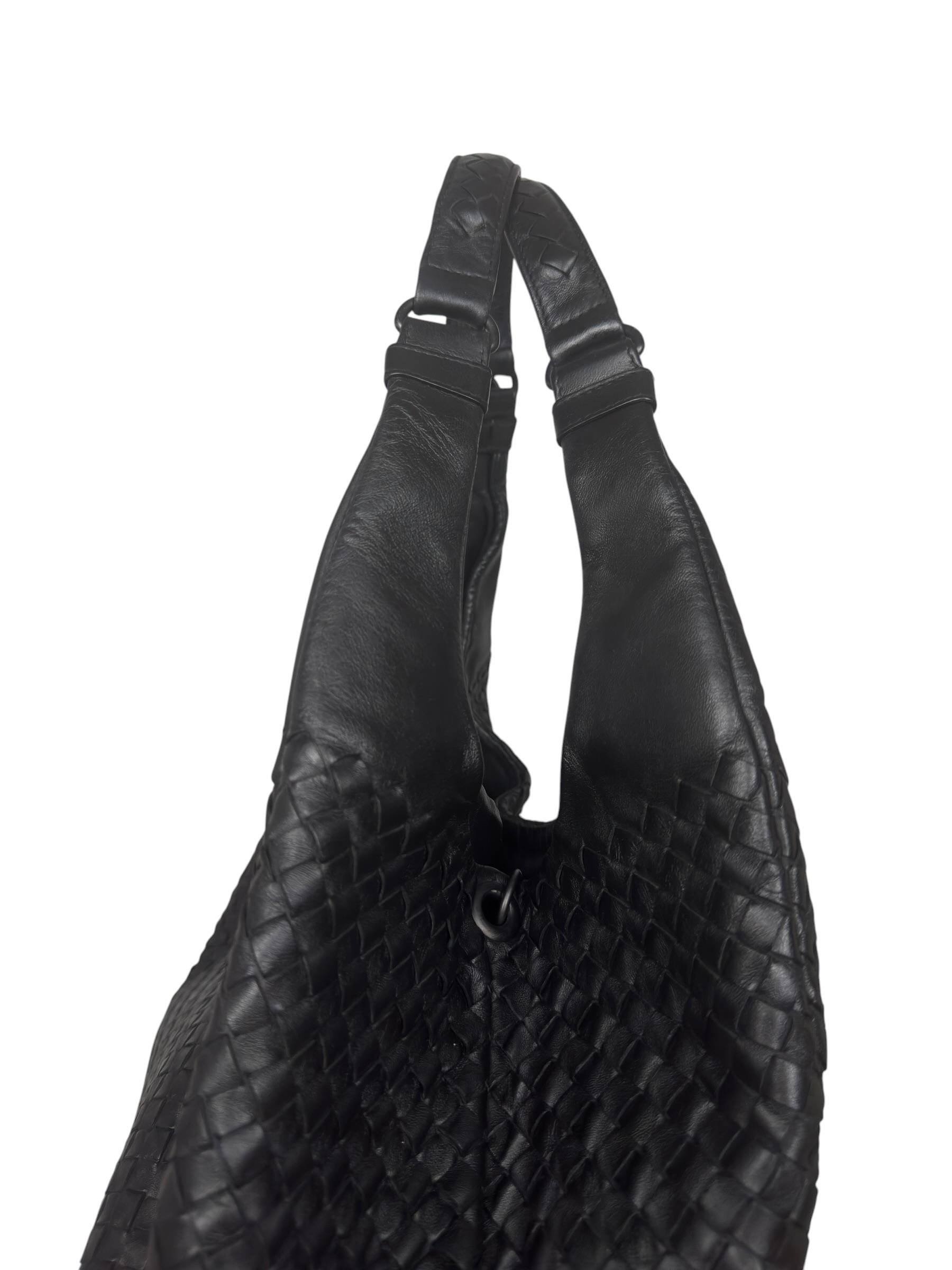 BOTTEGA VENETA BLACK HOBO BAG