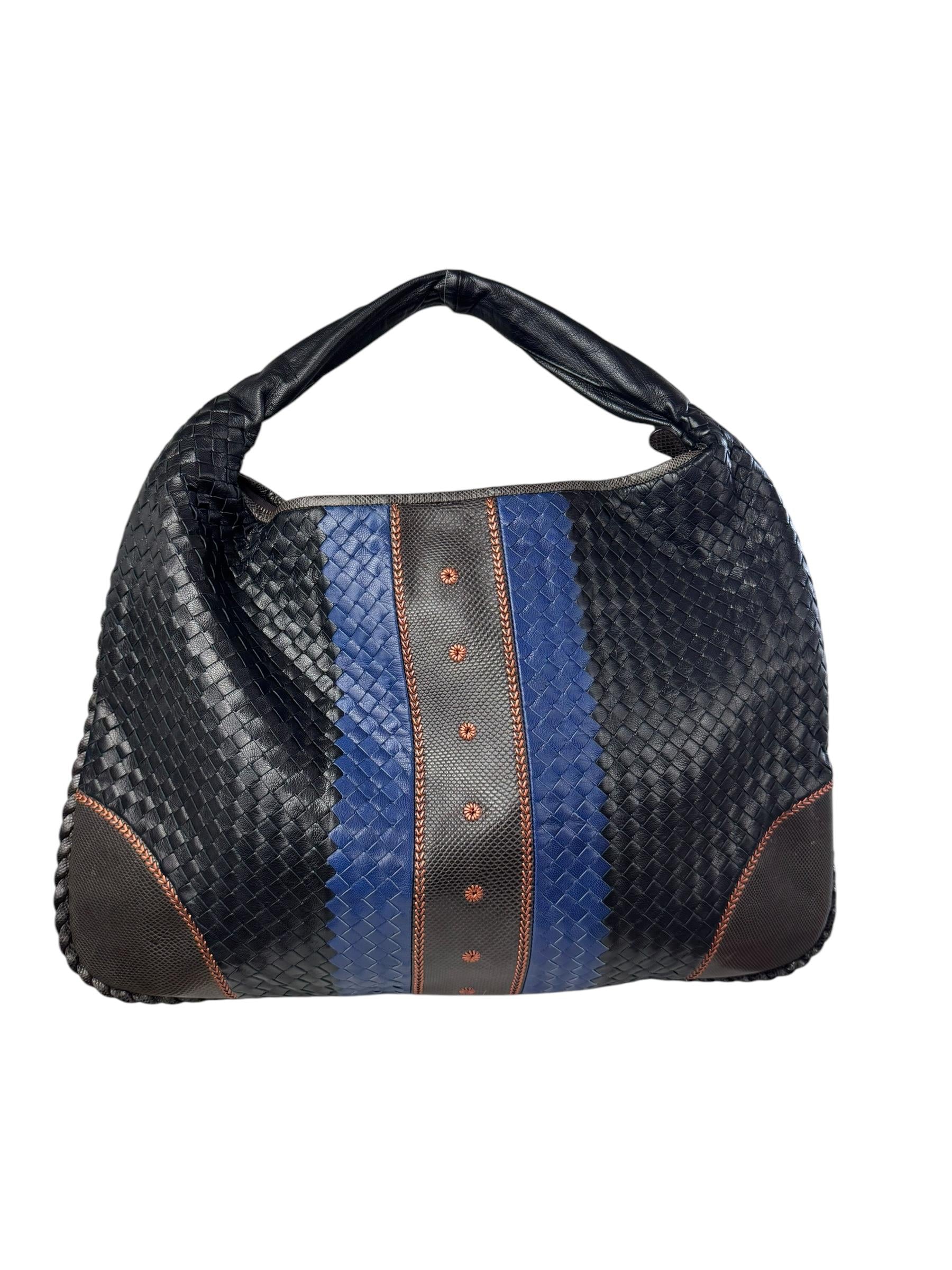 BOTTEGA VENETA BLACK HOBO BAG