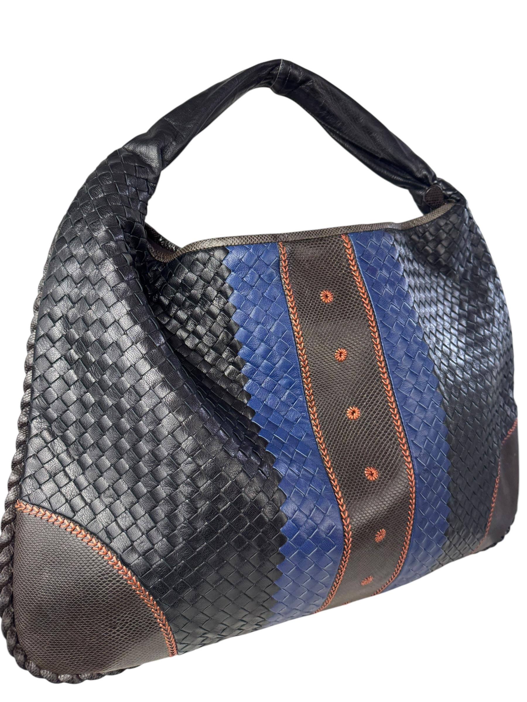 BOTTEGA VENETA BLACK HOBO BAG