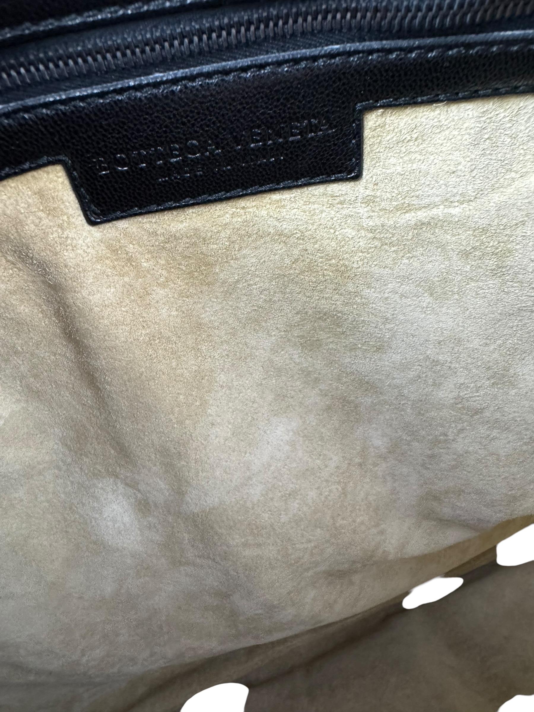 BOTTEGA VENETA BLACK HOBO BAG