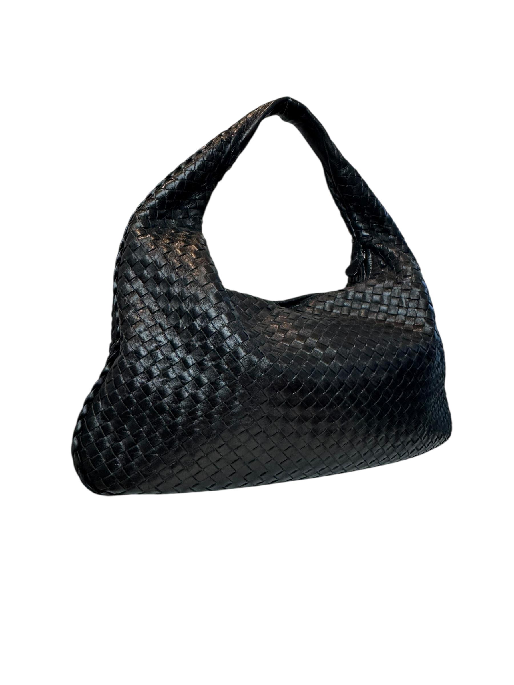 BOTTEGA VENETA BLACK INTERCCIATO HOBO BAG