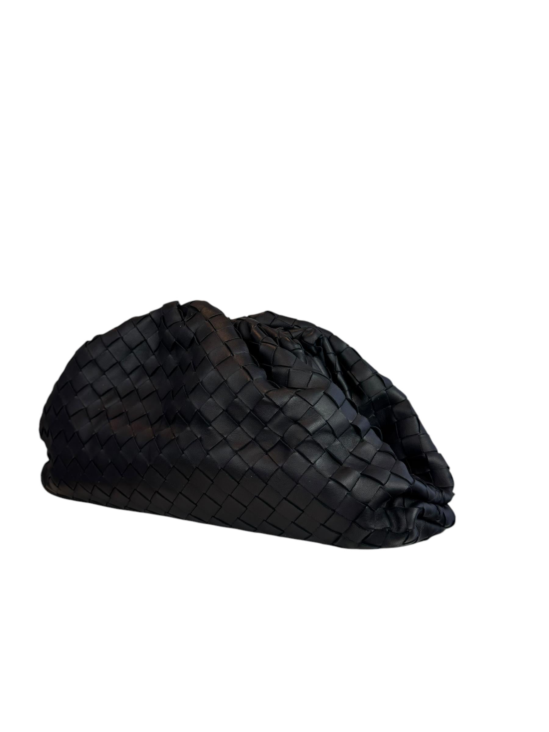 BOTTEGA VENETA BLACK LEATHER POUCH