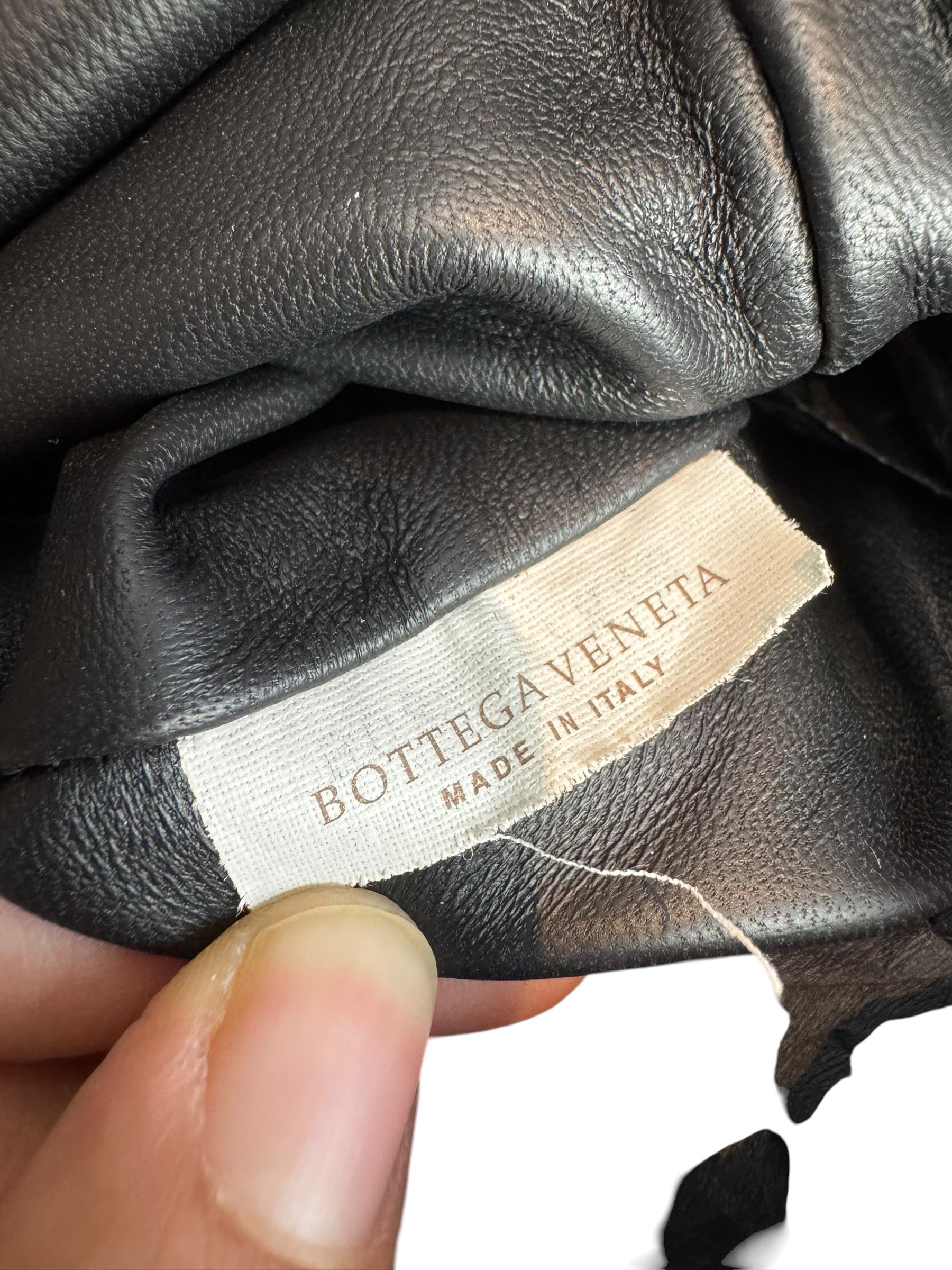 BOTTEGA VENETA BLACK LEATHER POUCH